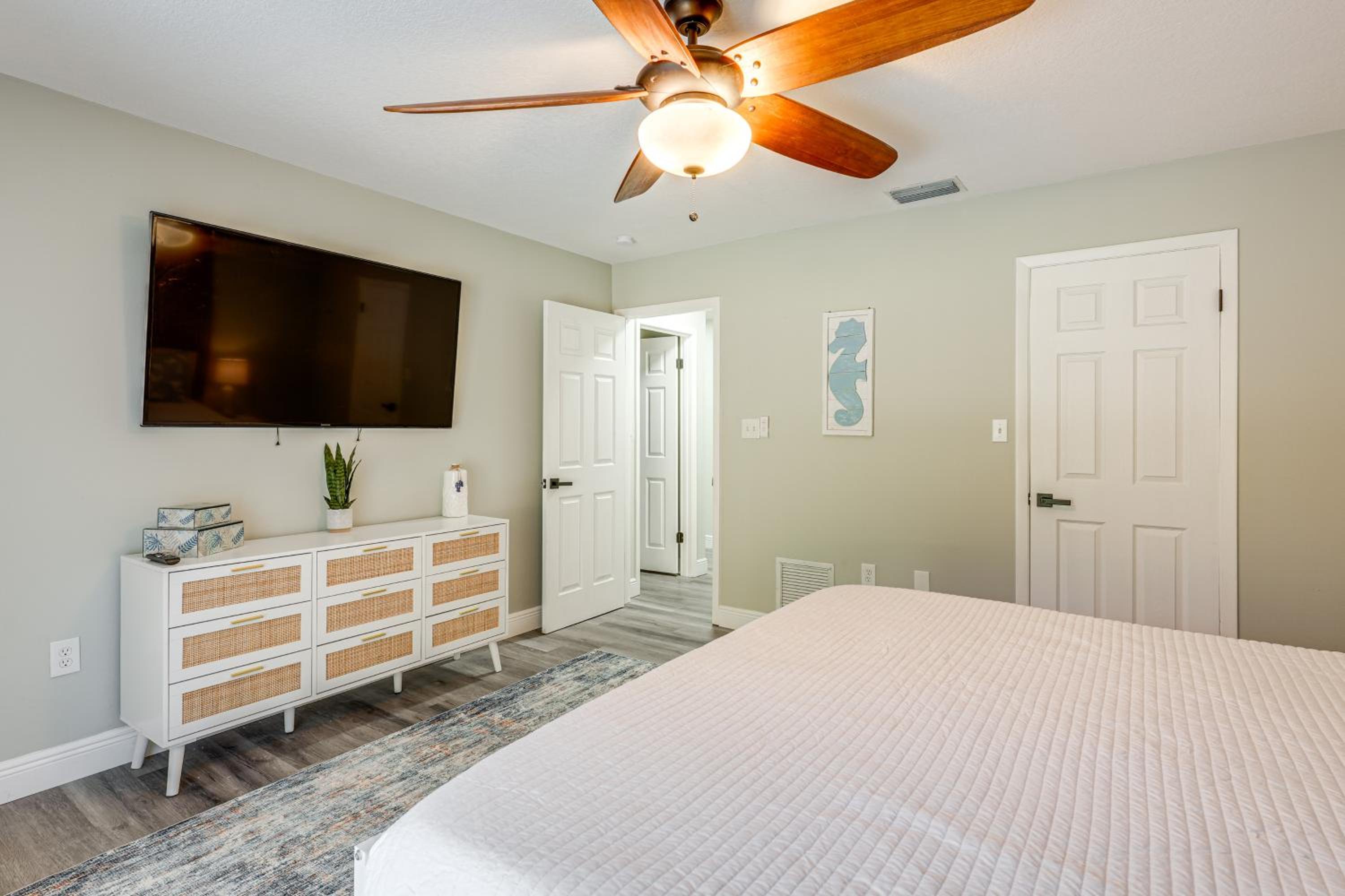 Modern Coastal Escape 1 Mi to Anclote River Park