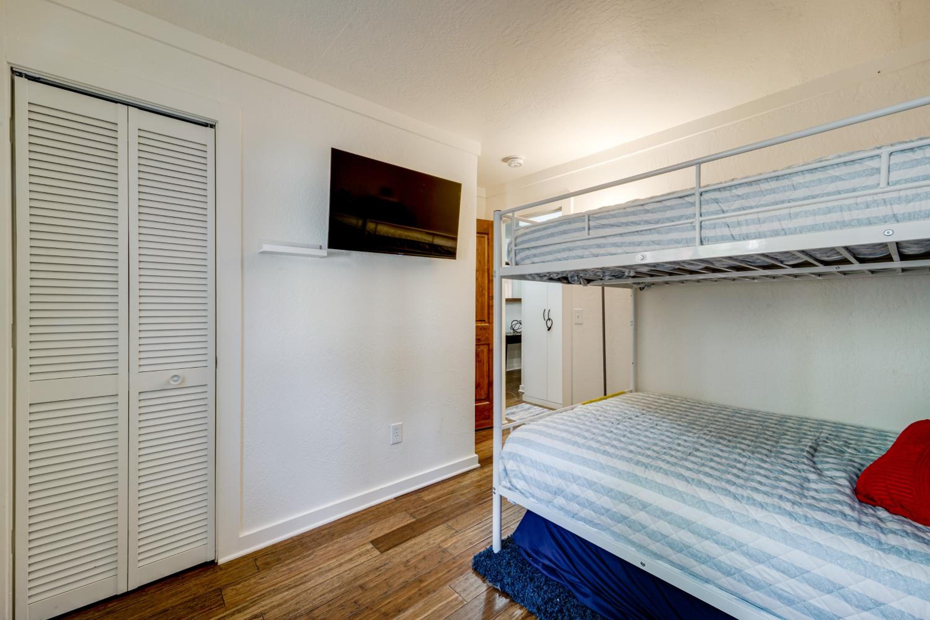 3 Mi to Slopes! Family Tahoe North Shore Getaway