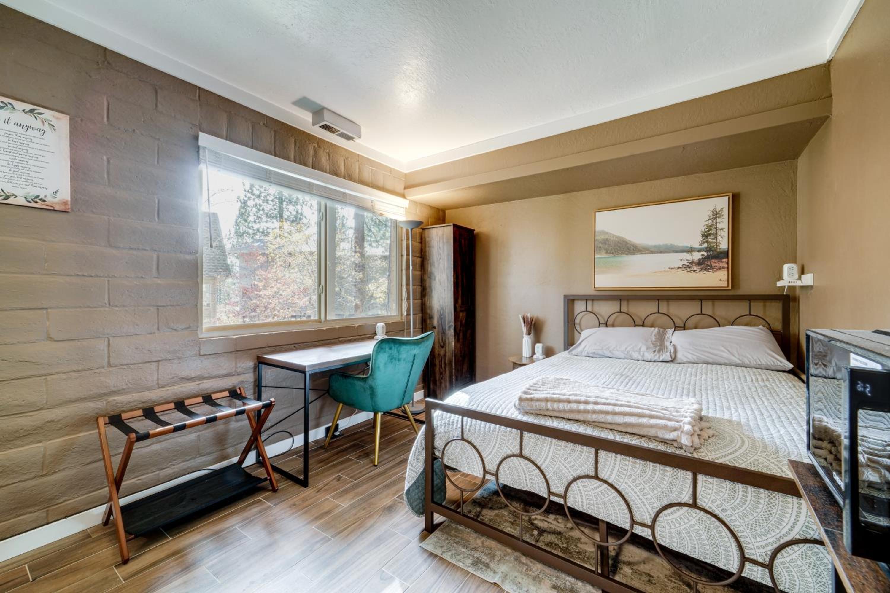 3 Mi to Slopes! Family Tahoe North Shore Getaway