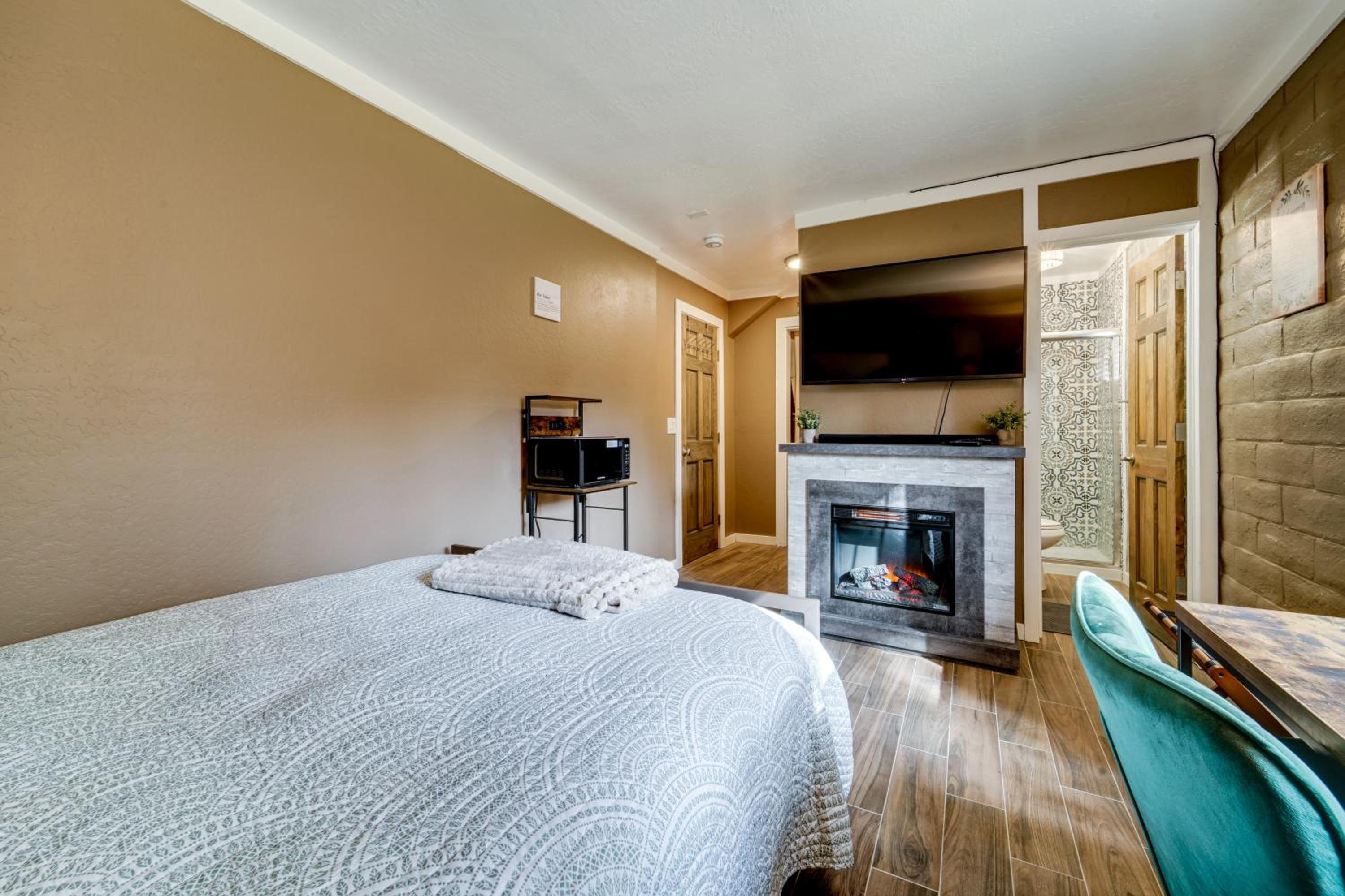 3 Mi to Slopes! Family Tahoe North Shore Getaway