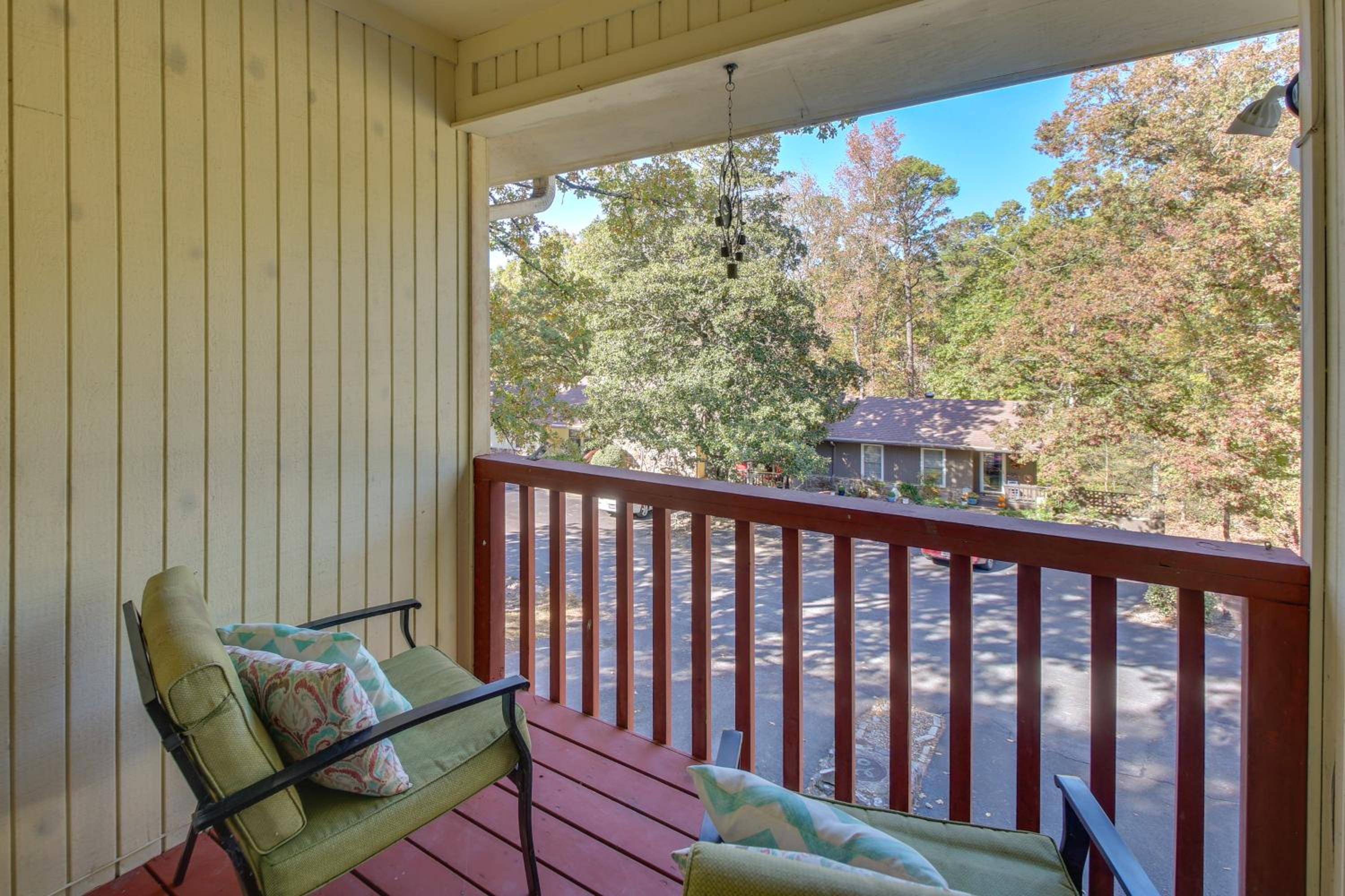 Dog Friendly! Hot Springs Condo with Private Balcony