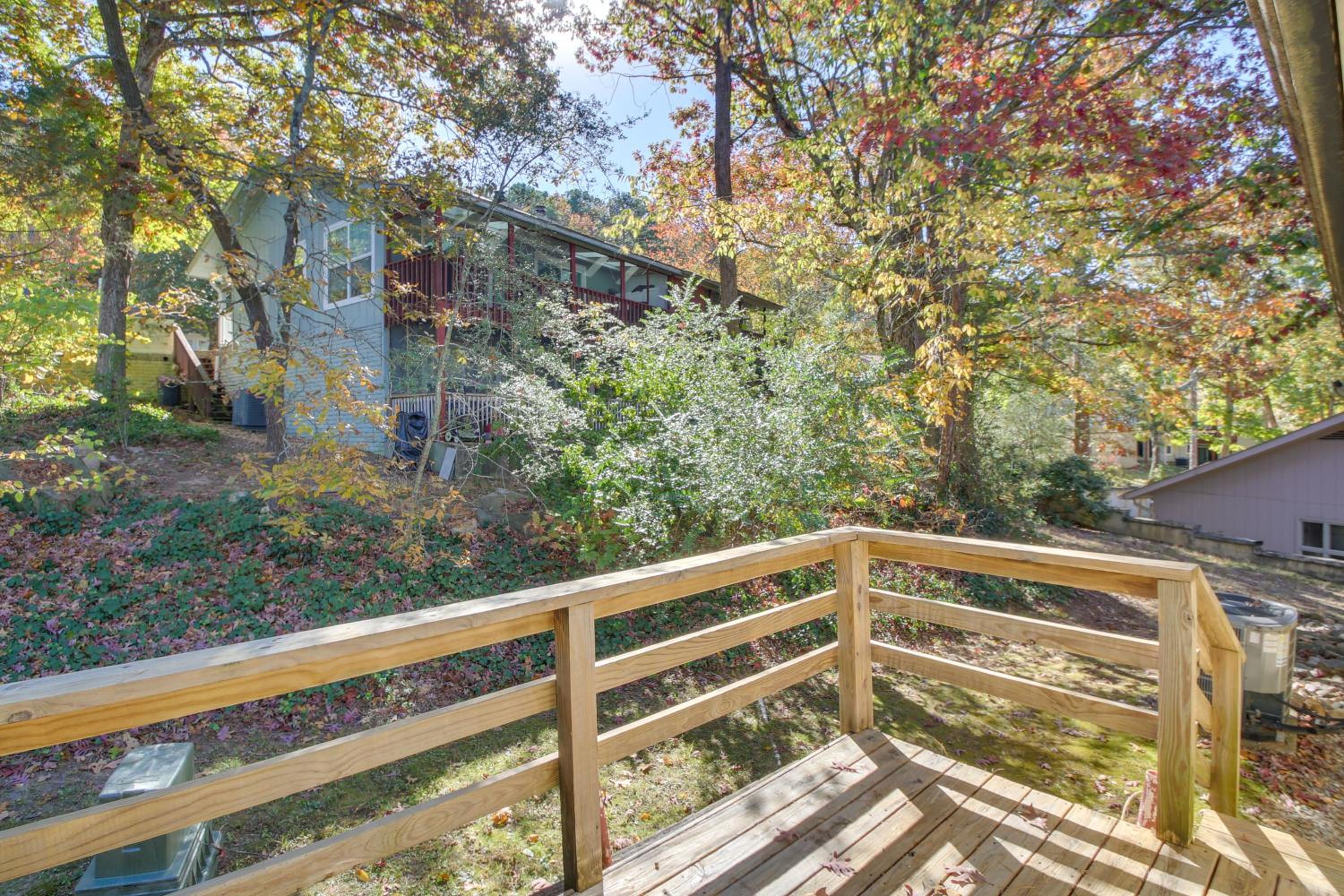 Dog Friendly! Hot Springs Condo with Private Balcony