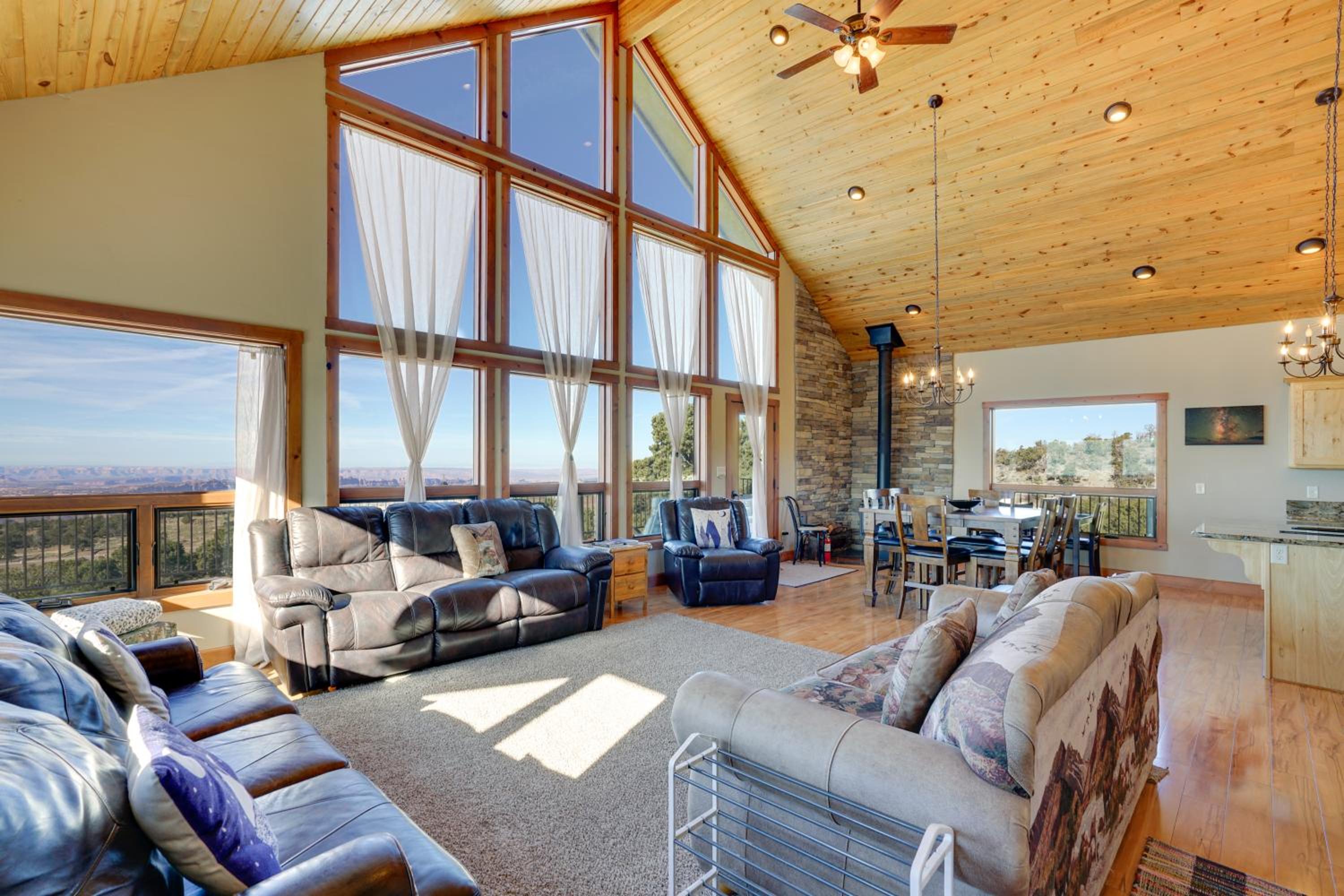 Close to Trails! Ultimate Seclusion at Moab Cabin