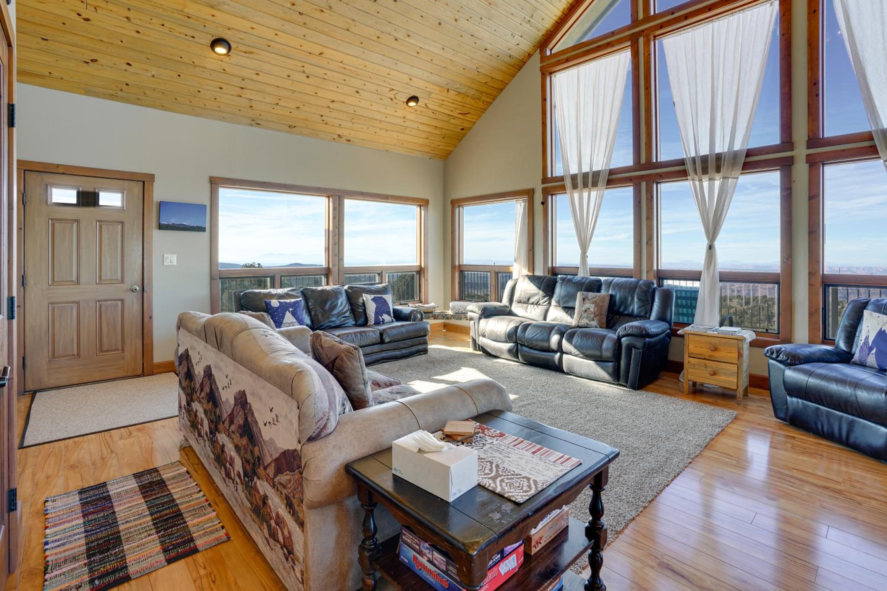 Close to Trails! Ultimate Seclusion at Moab Cabin