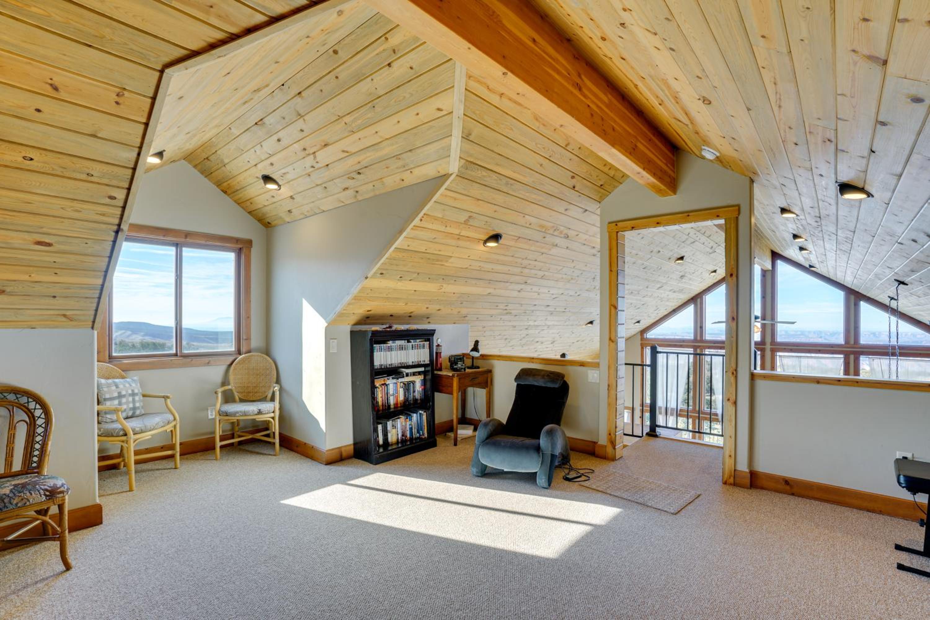 Close to Trails! Ultimate Seclusion at Moab Cabin