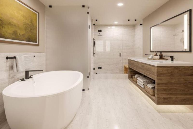 Kindred Resort Luxury Ski In, Ski Out 3 Bedroom Residence At The River Run Gondola