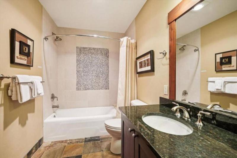 Luxury 4 Bedroom One Ski Hill Place Condo - Ski-In, Ski-Out