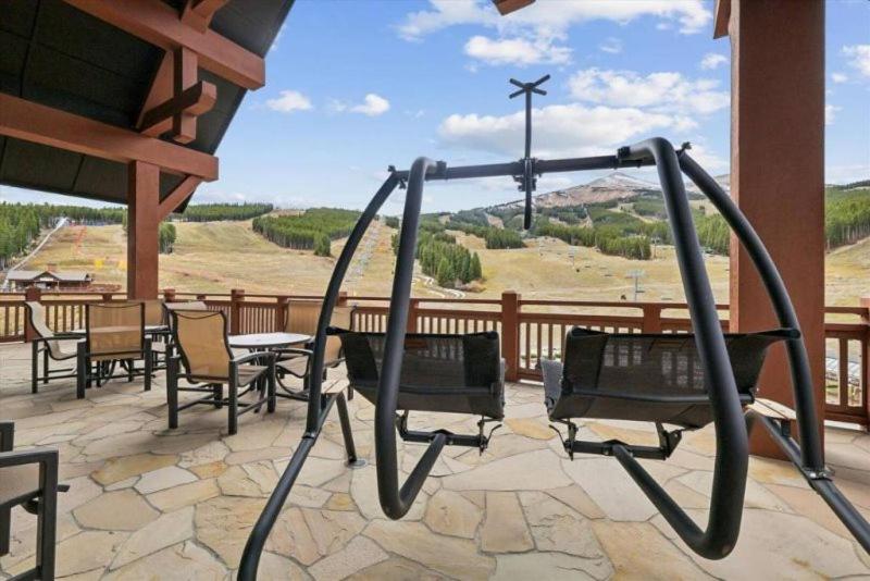Luxury 4 Bedroom One Ski Hill Place Condo - Ski-In, Ski-Out