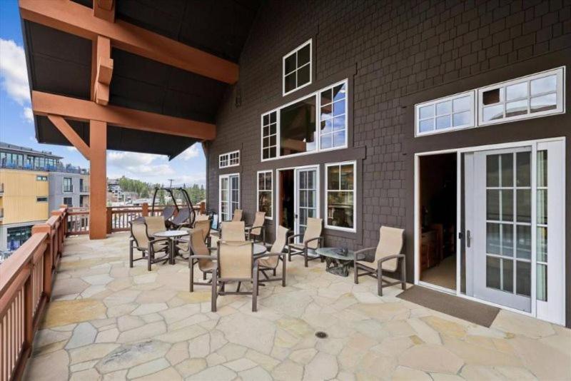 Luxury 4 Bedroom One Ski Hill Place Condo - Ski-In, Ski-Out