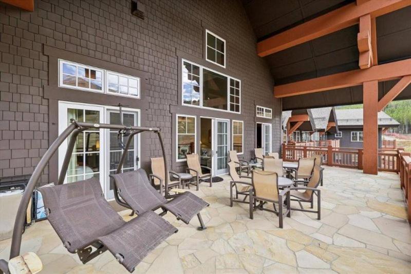 Luxury 4 Bedroom One Ski Hill Place Condo - Ski-In, Ski-Out