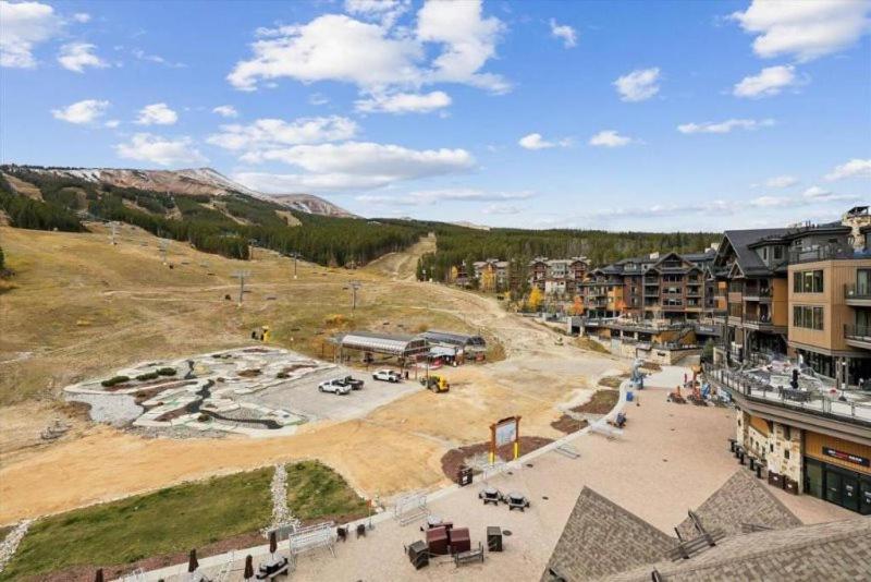Luxury 4 Bedroom One Ski Hill Place Condo - Ski-In, Ski-Out