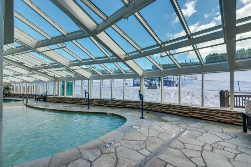 Luxury 4 Bedroom One Ski Hill Place Condo - Ski-In, Ski-Out