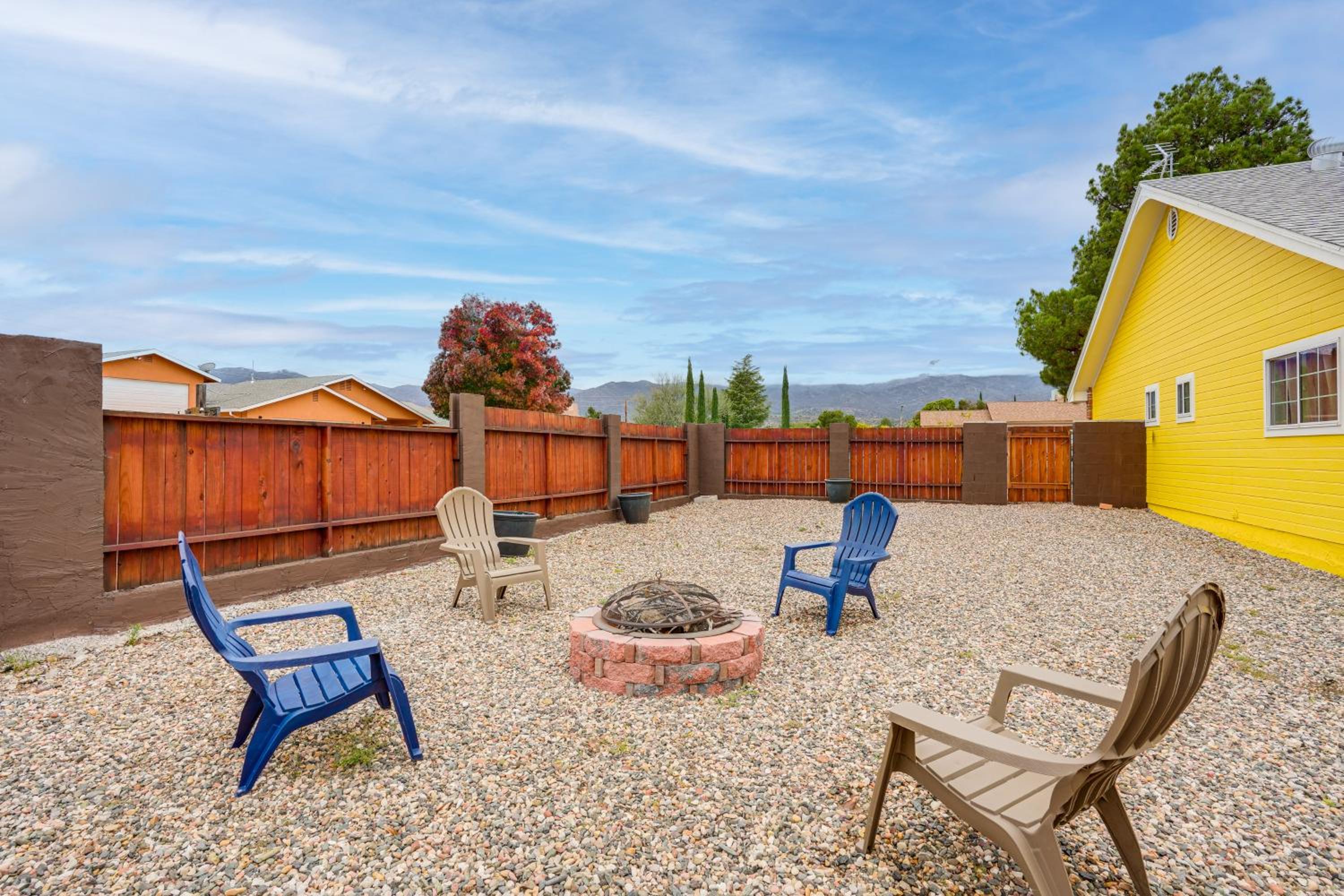 Sip, Hike, Relax! Cottonwood Home 4 Mi to Old Town