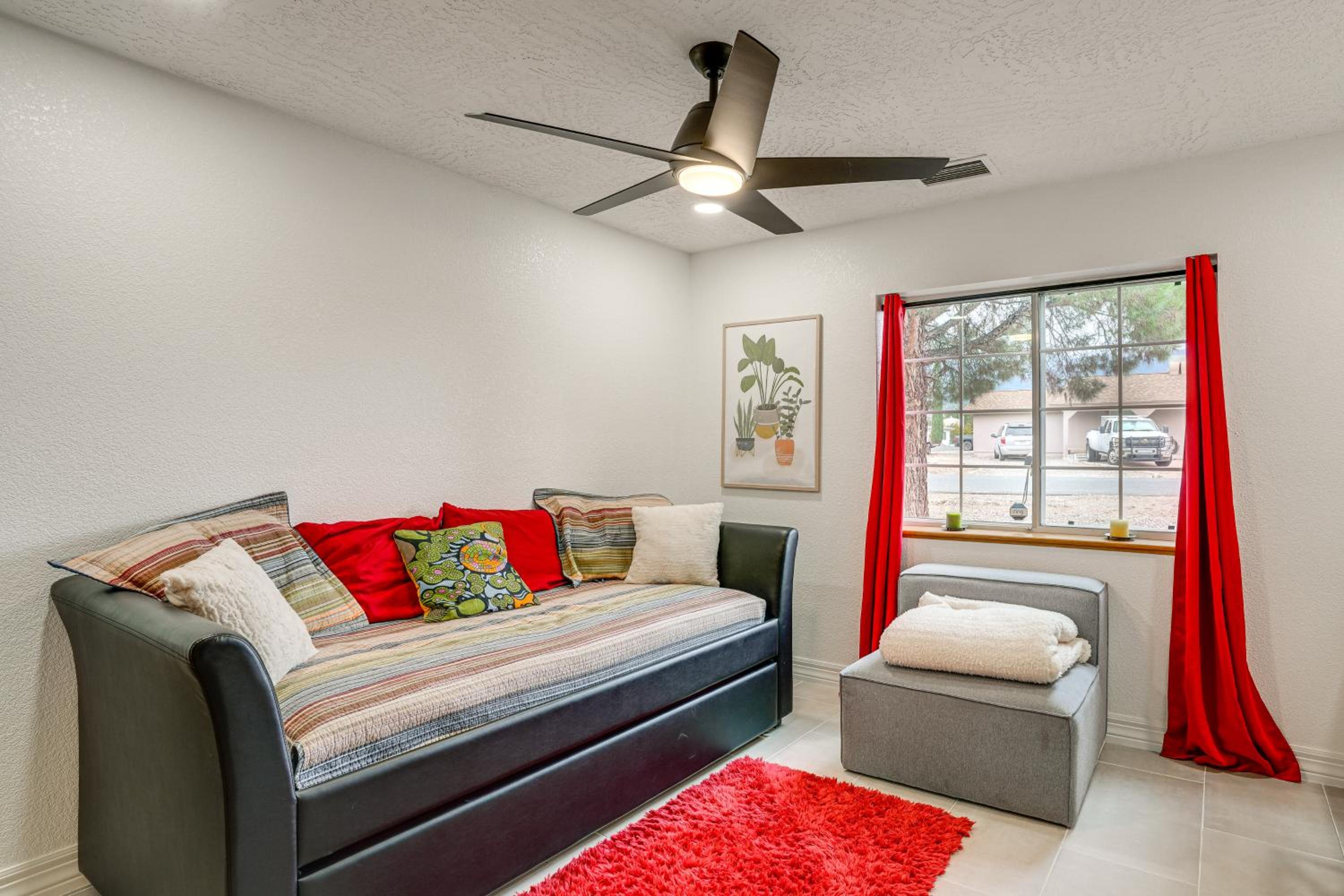 Sip, Hike, Relax! Cottonwood Home 4 Mi to Old Town