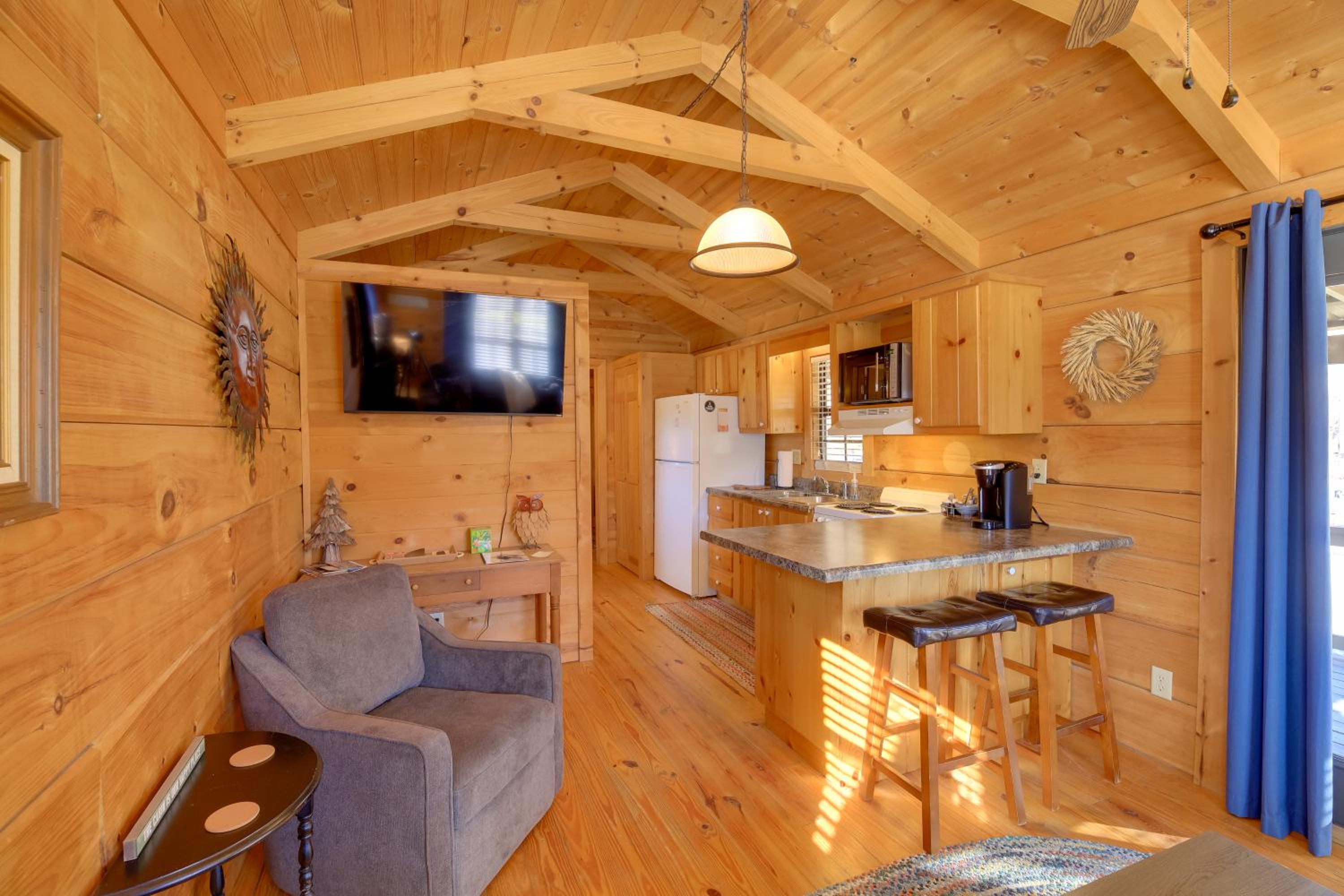 Walk to Dtwn Damascus Cabin with Creek Views!