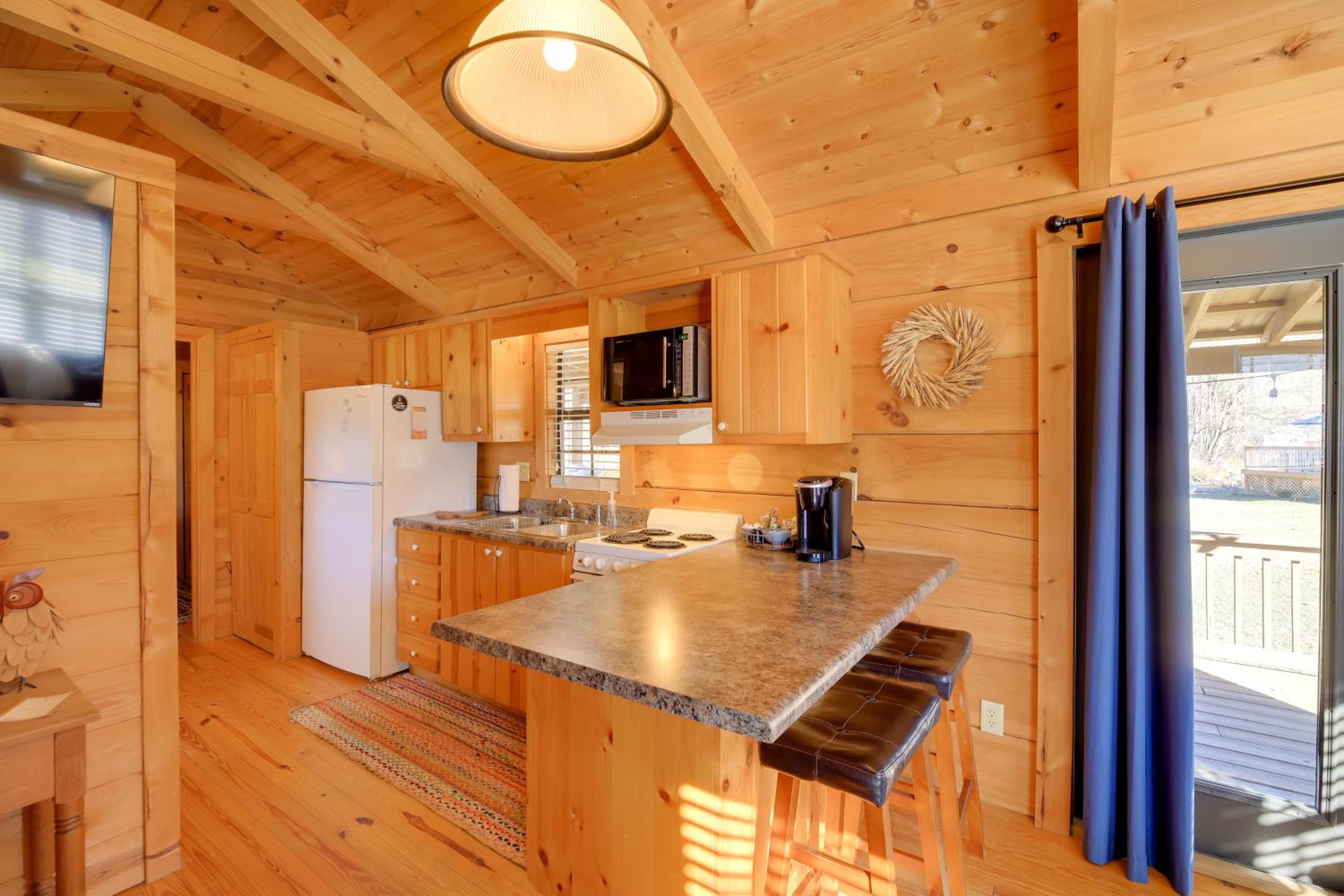 Walk to Dtwn Damascus Cabin with Creek Views!