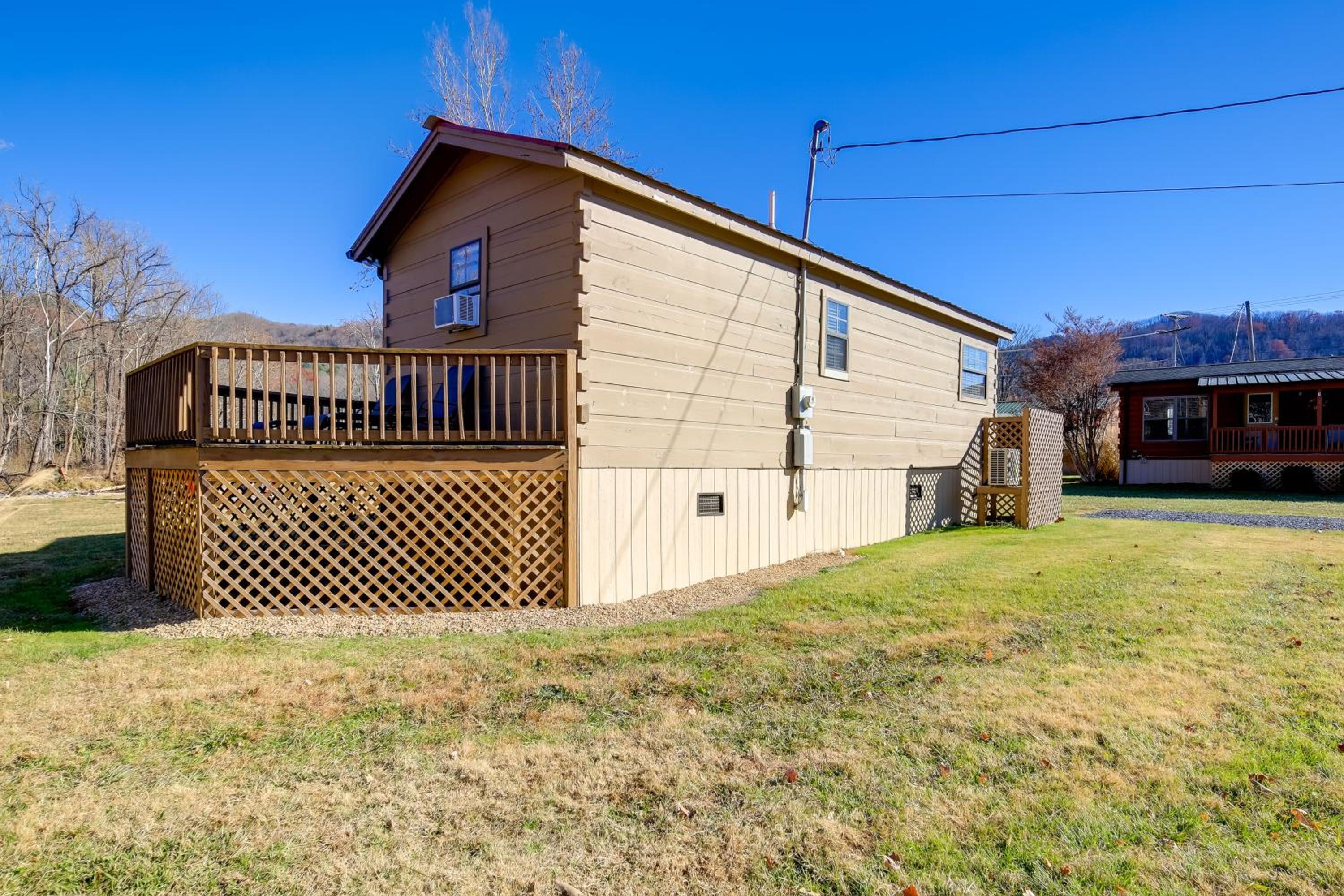 Walk to Dtwn Damascus Cabin with Creek Views!