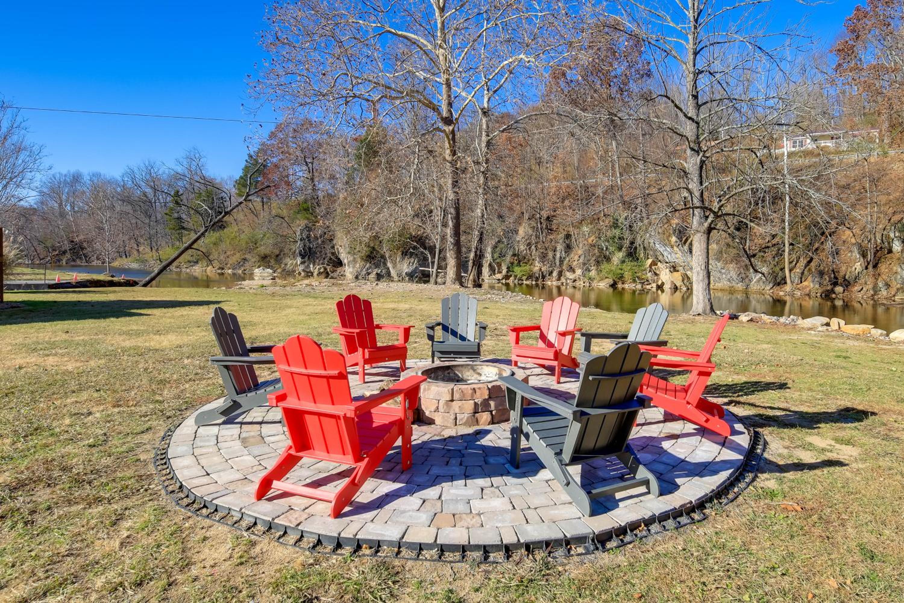 Walk to Dtwn Damascus Cabin with Creek Views!