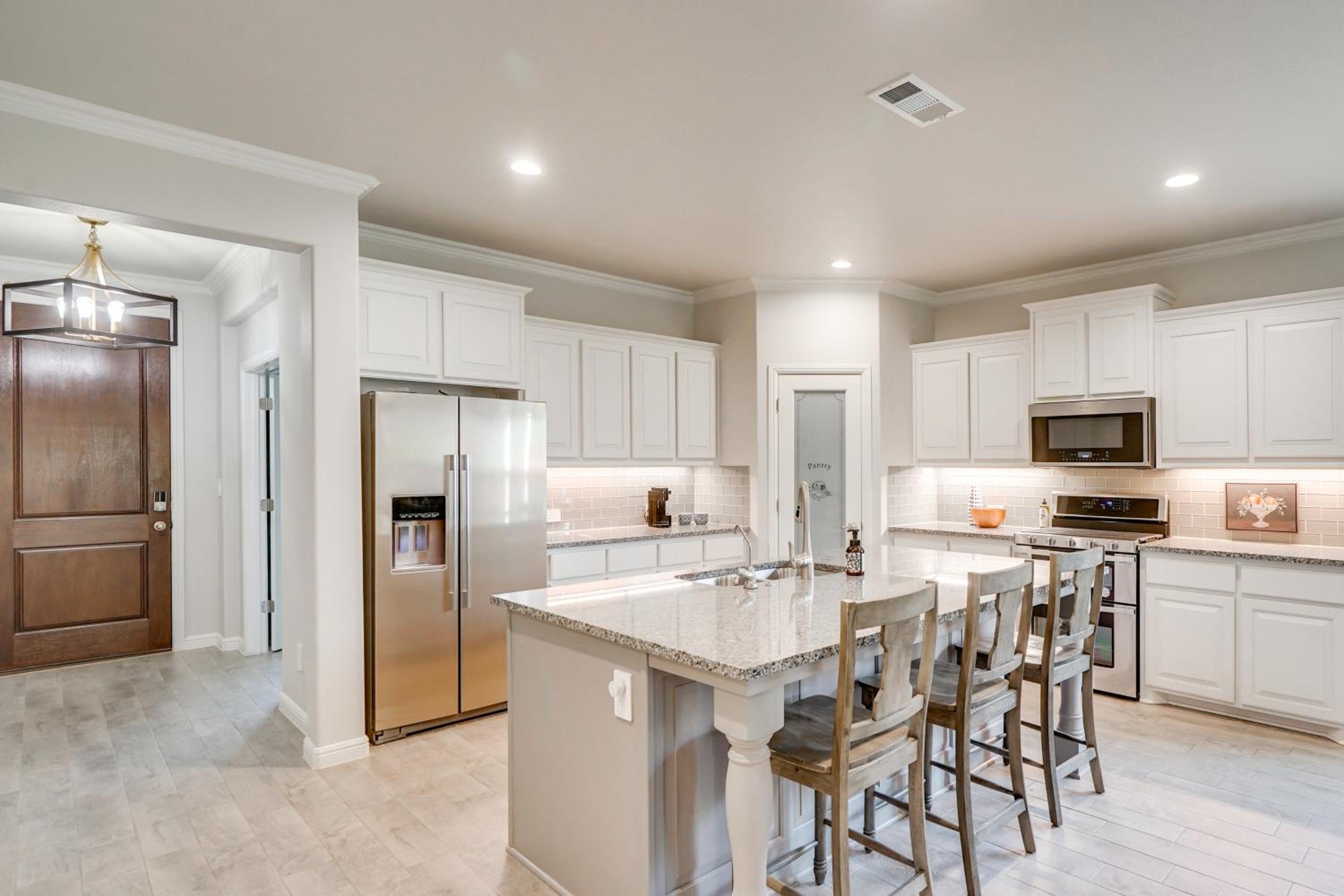 Close to Energy Giants! 3,300-Sq-Ft Midland Home