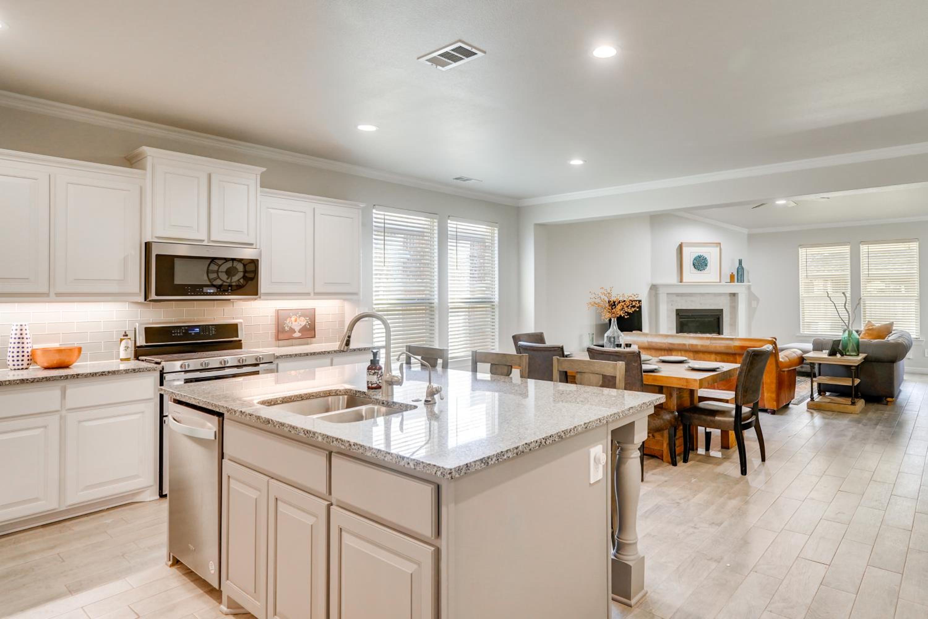 Close to Energy Giants! 3,300-Sq-Ft Midland Home
