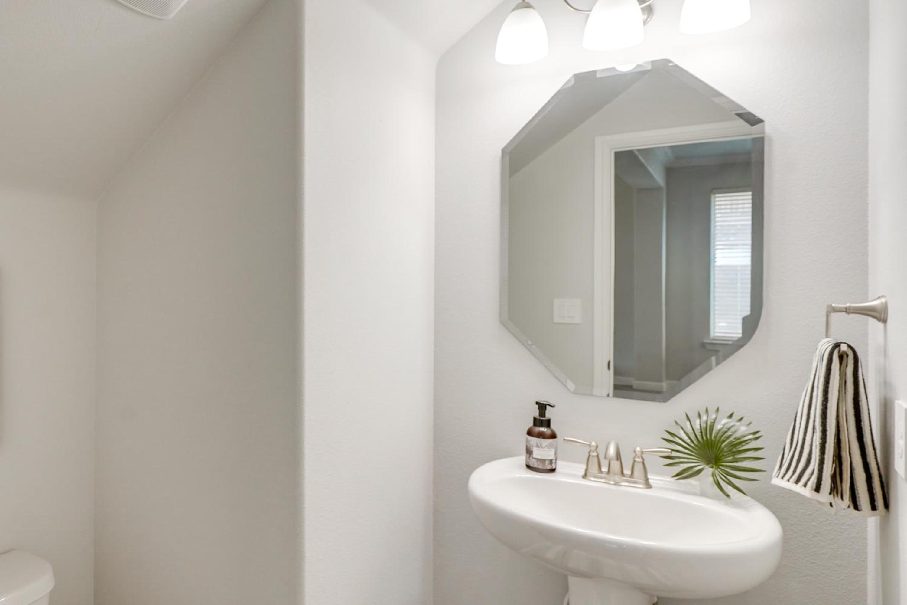 Close to Energy Giants! 3,300-Sq-Ft Midland Home