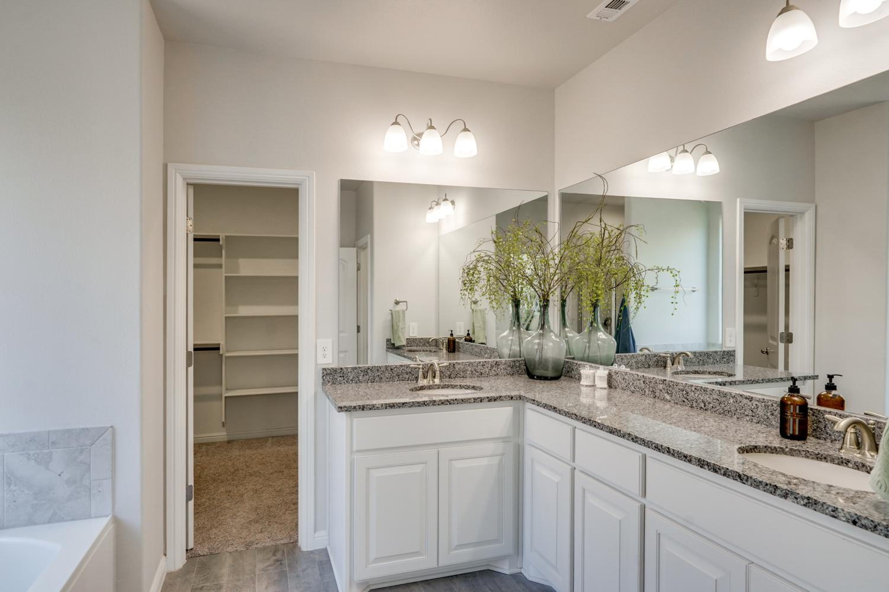 Close to Energy Giants! 3,300-Sq-Ft Midland Home