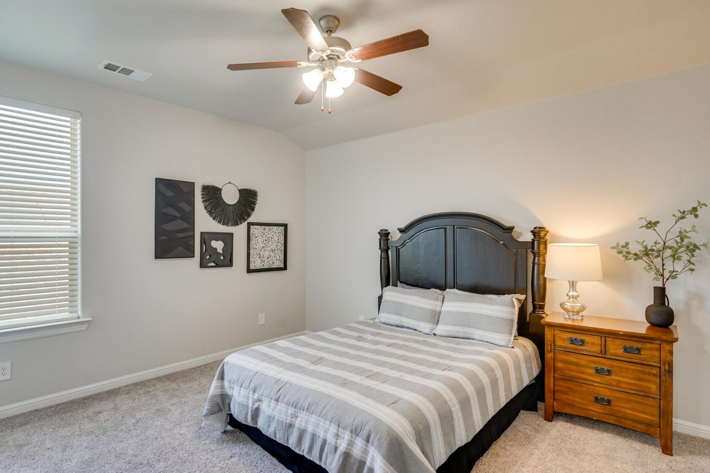 Close to Energy Giants! 3,300-Sq-Ft Midland Home