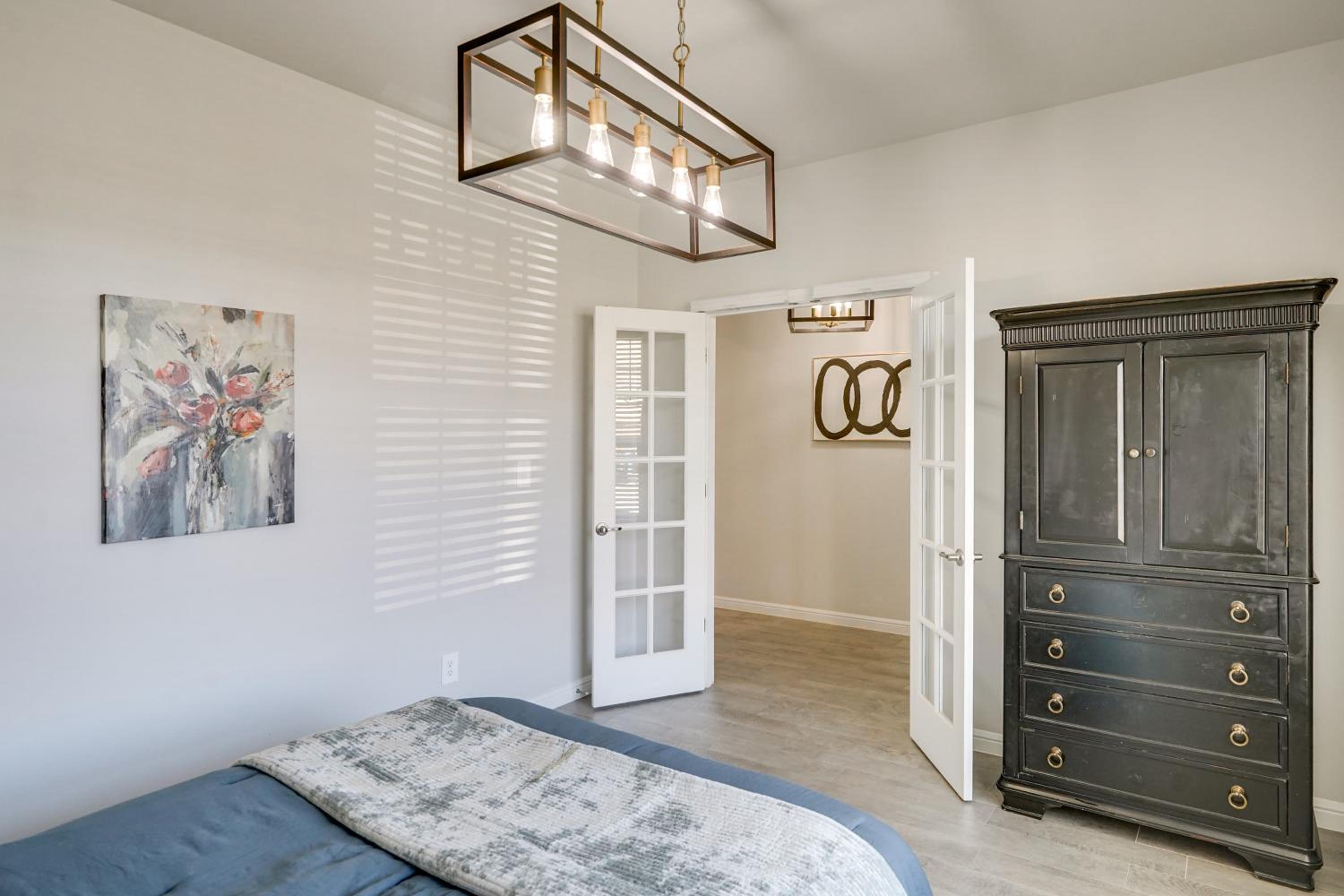 Close to Energy Giants! 3,300-Sq-Ft Midland Home