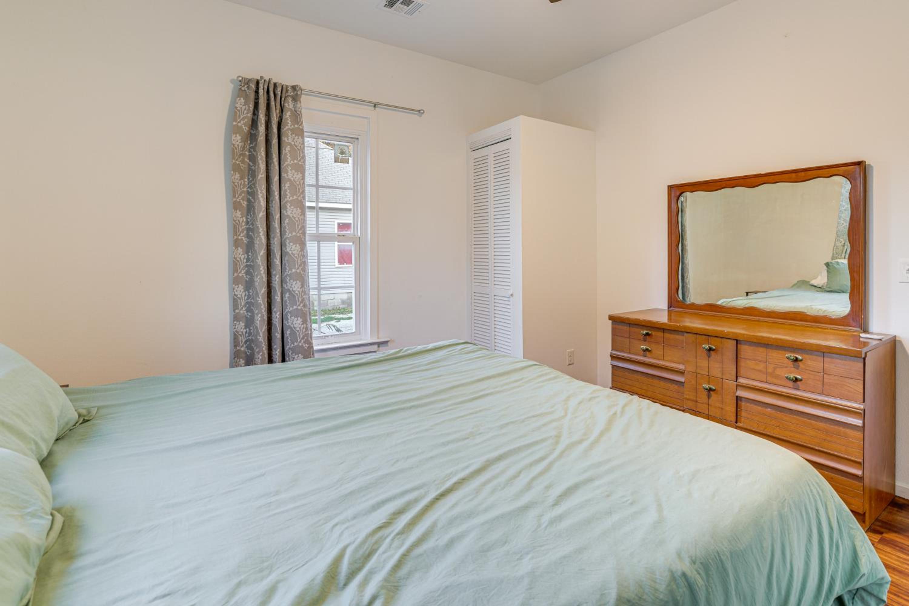 Stroll to Main St Eats! Pet-Friendly Joplin Escape