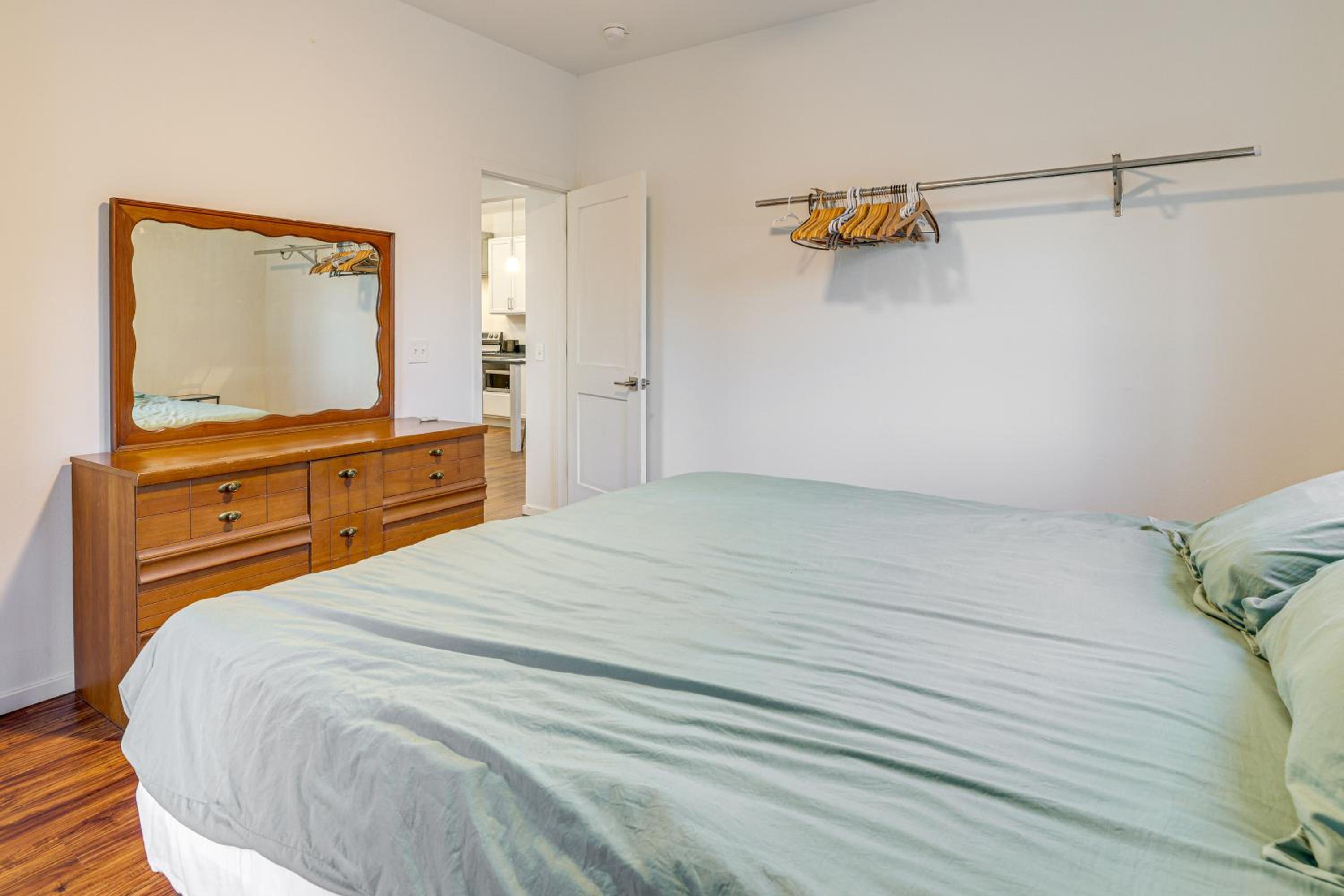 Stroll to Main St Eats! Pet-Friendly Joplin Escape