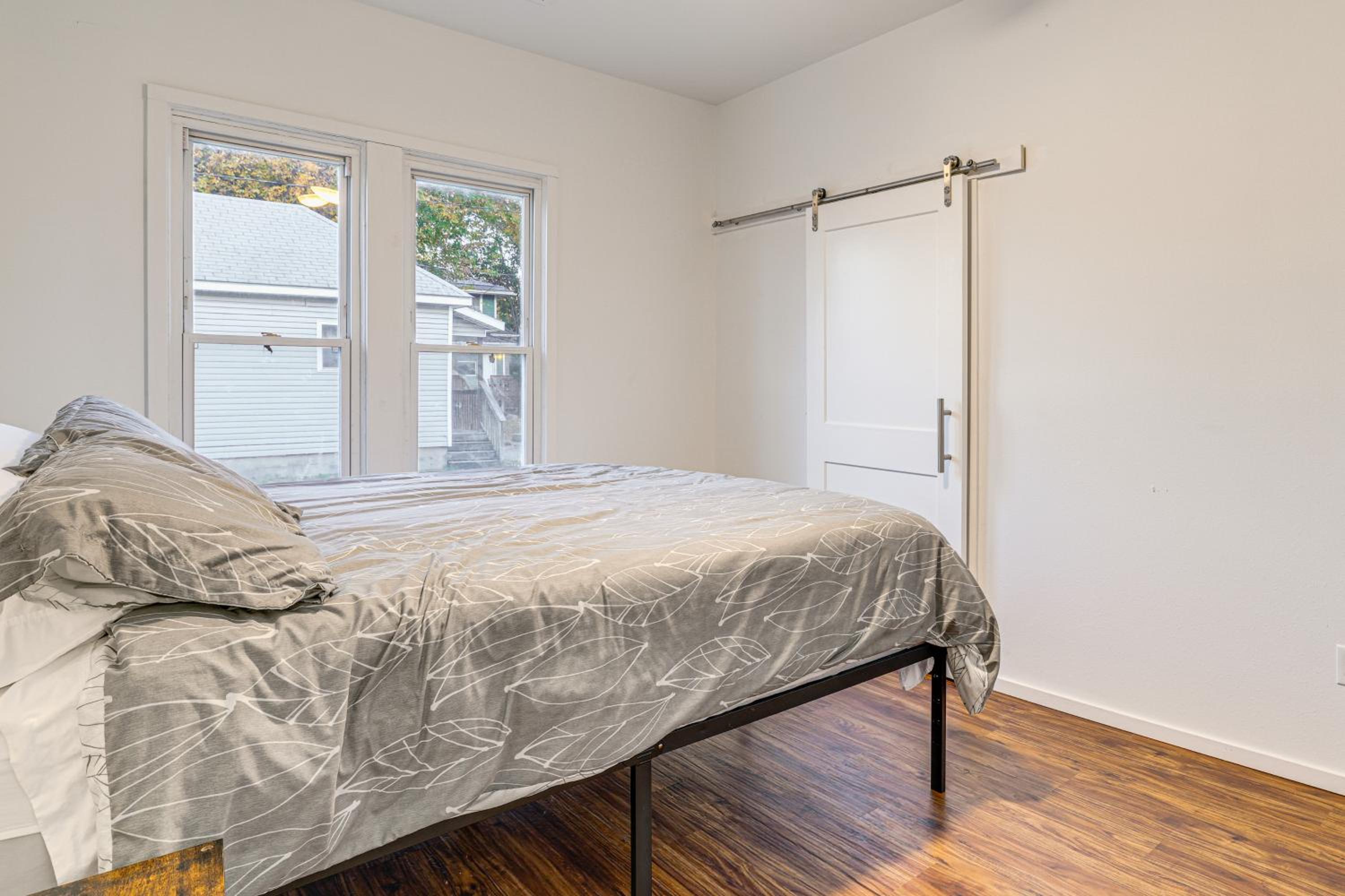 Stroll to Main St Eats! Pet-Friendly Joplin Escape