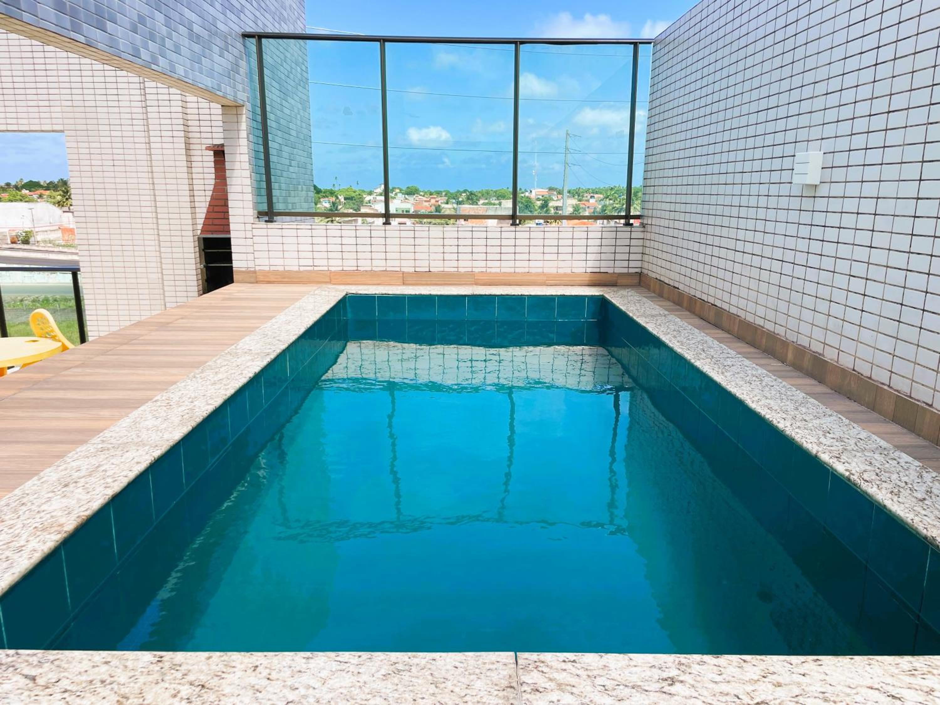 Apto com Varanda Gourmet Pet-Friendly a 1,5km da Praia do Francês