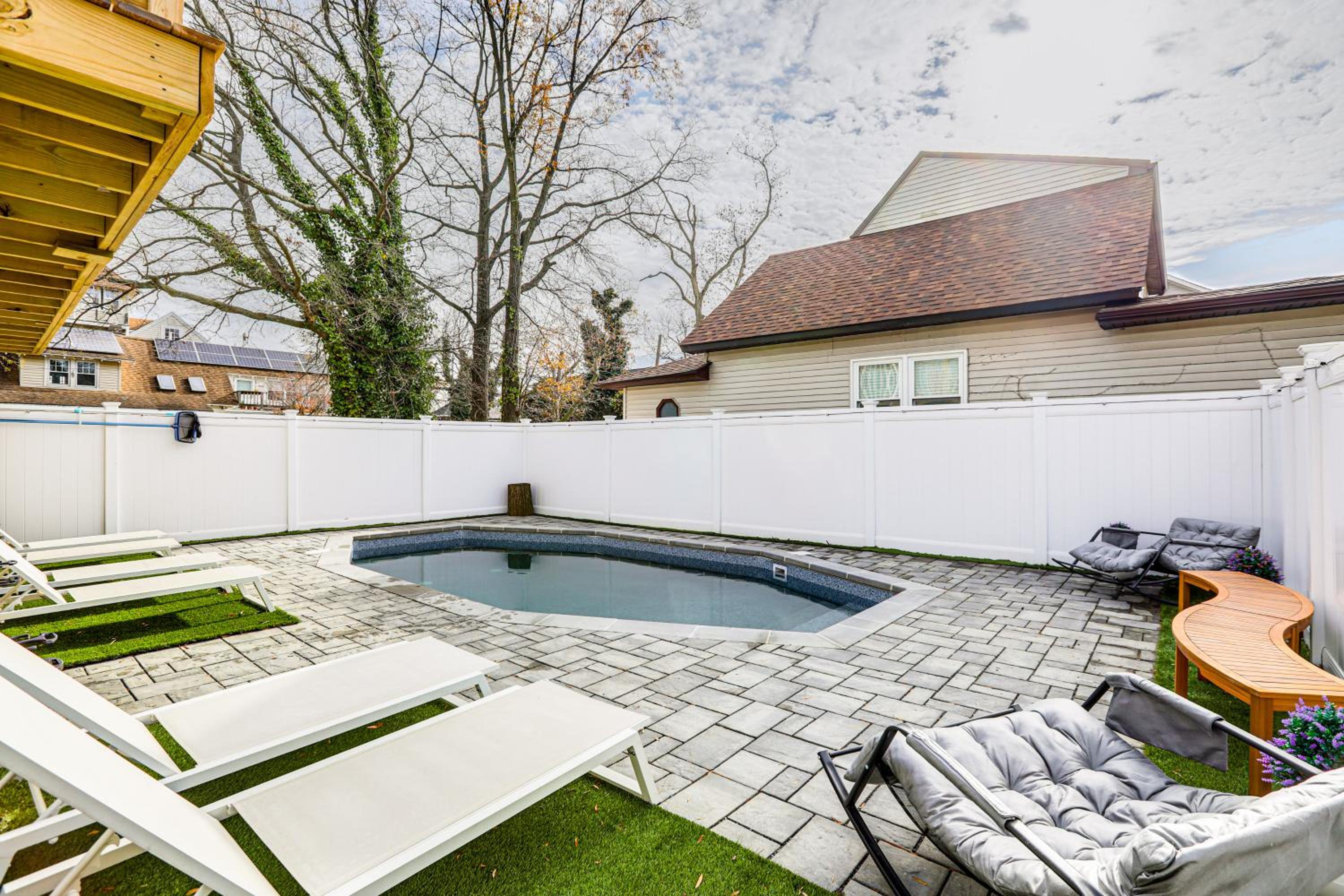 Walk to Keansburg Beach! Family Home with Pool