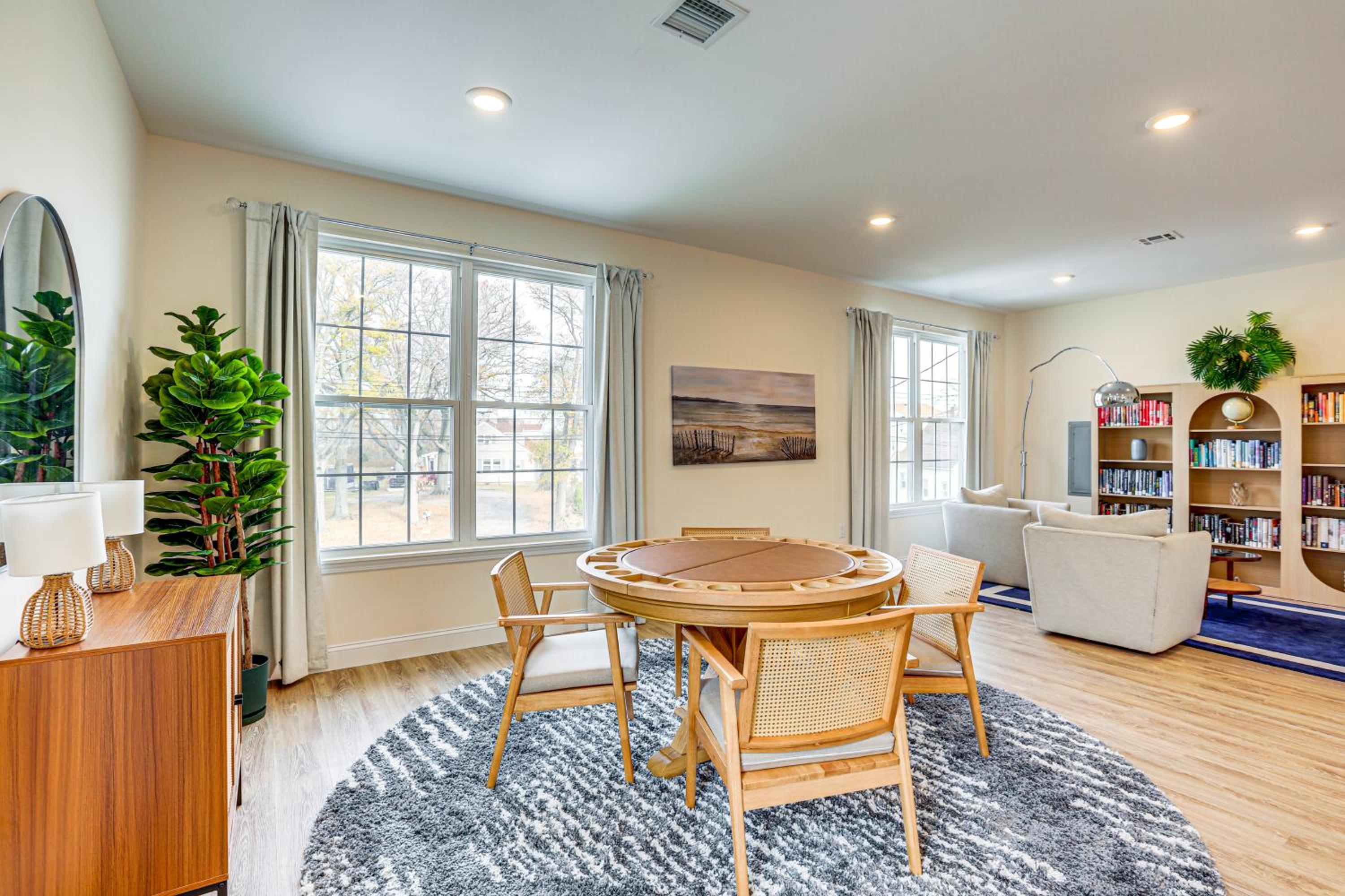 Walk to Keansburg Beach! Family Home with Pool