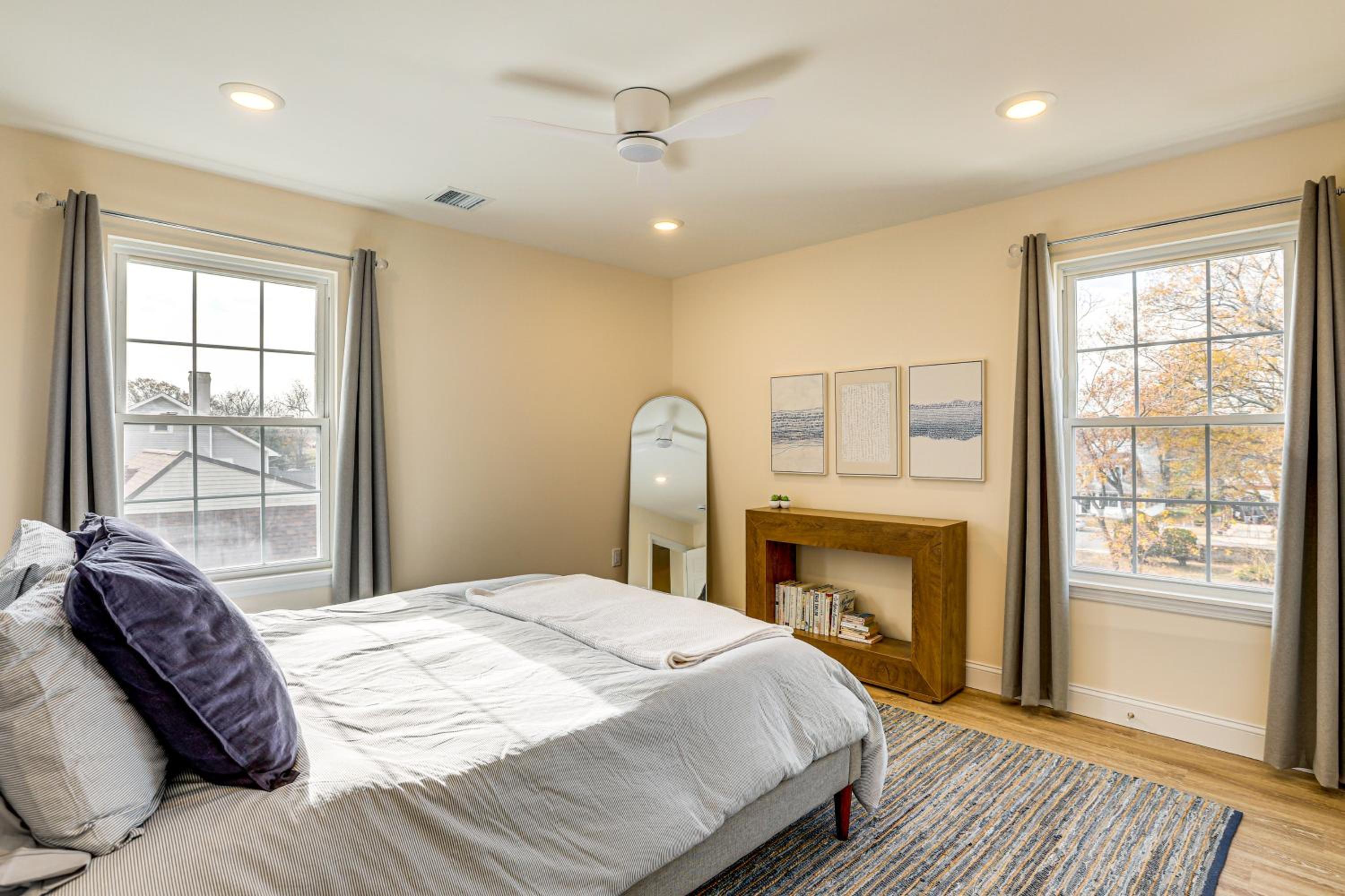 Walk to Keansburg Beach! Family Home with Pool
