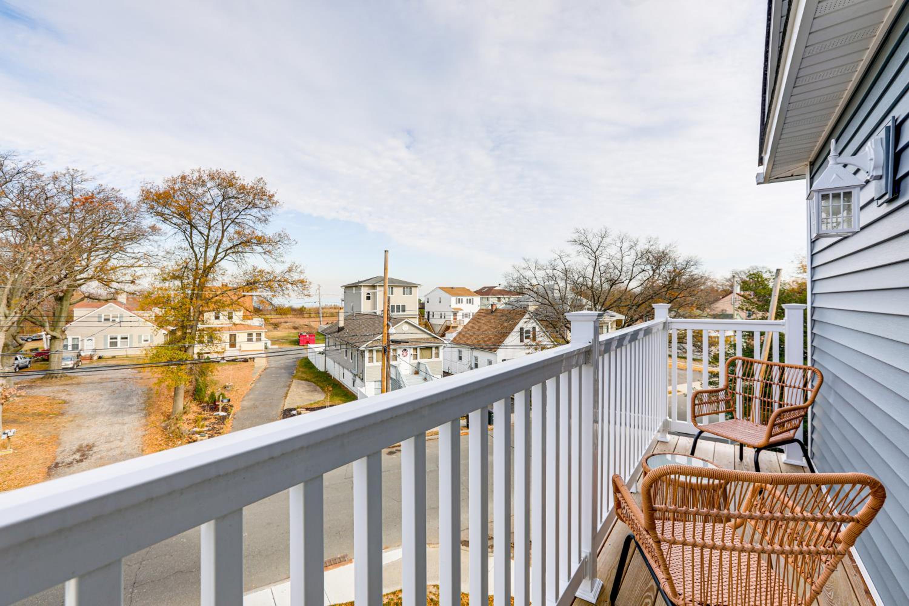 Walk to Keansburg Beach! Family Home with Pool