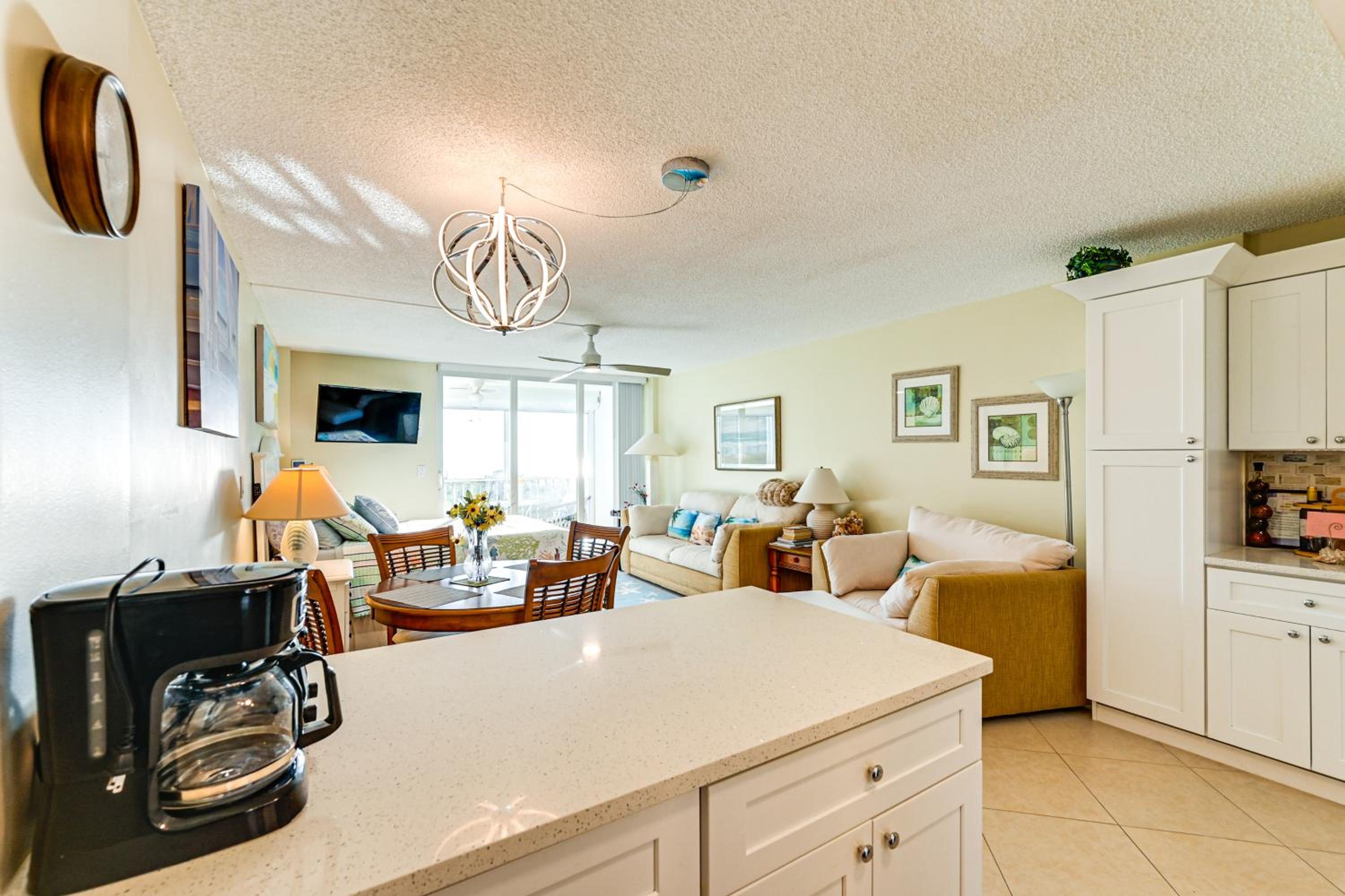 Oceanfront Studio with Gulf and Sunset Views From Bed!