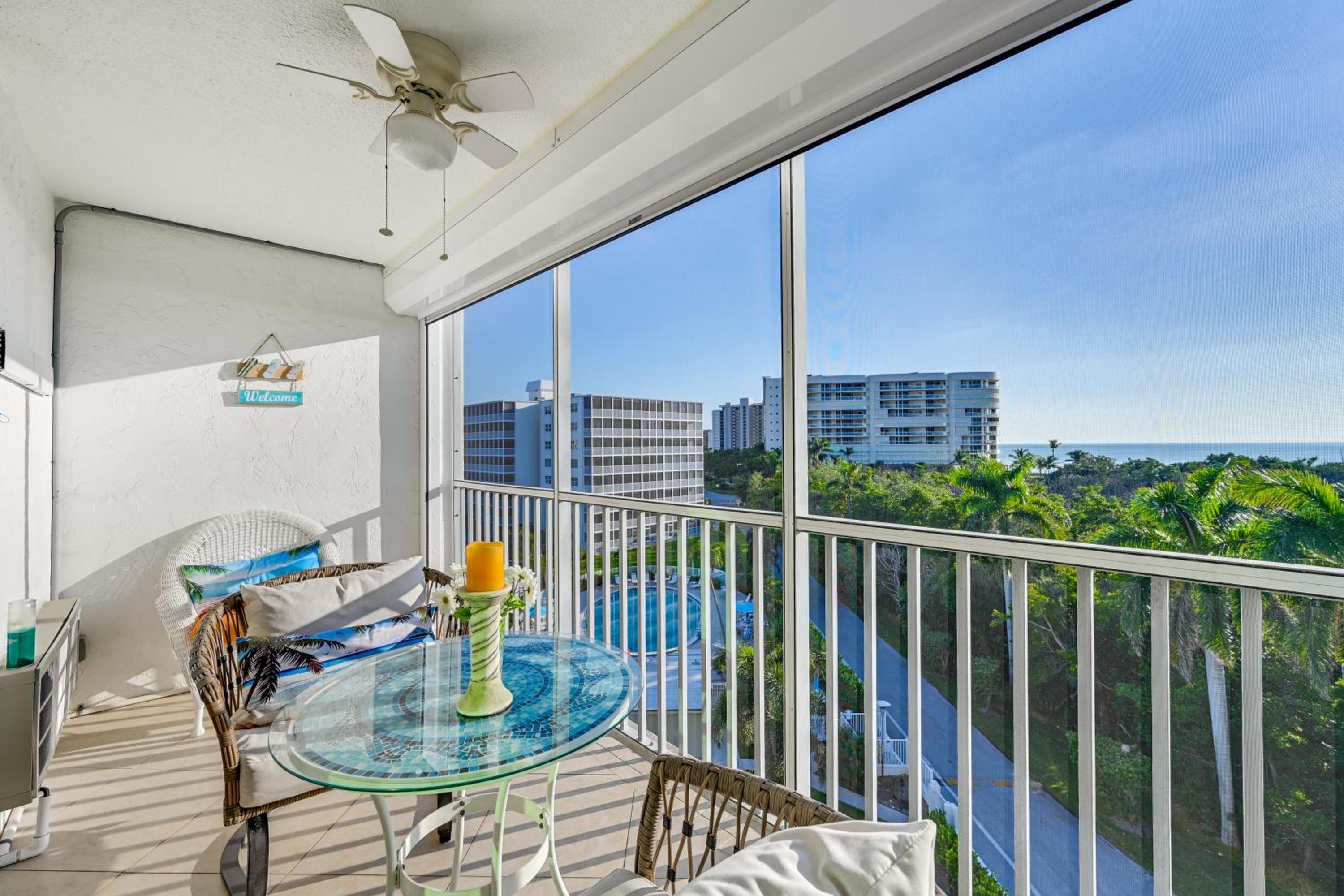 Oceanfront Studio with Gulf and Sunset Views From Bed!