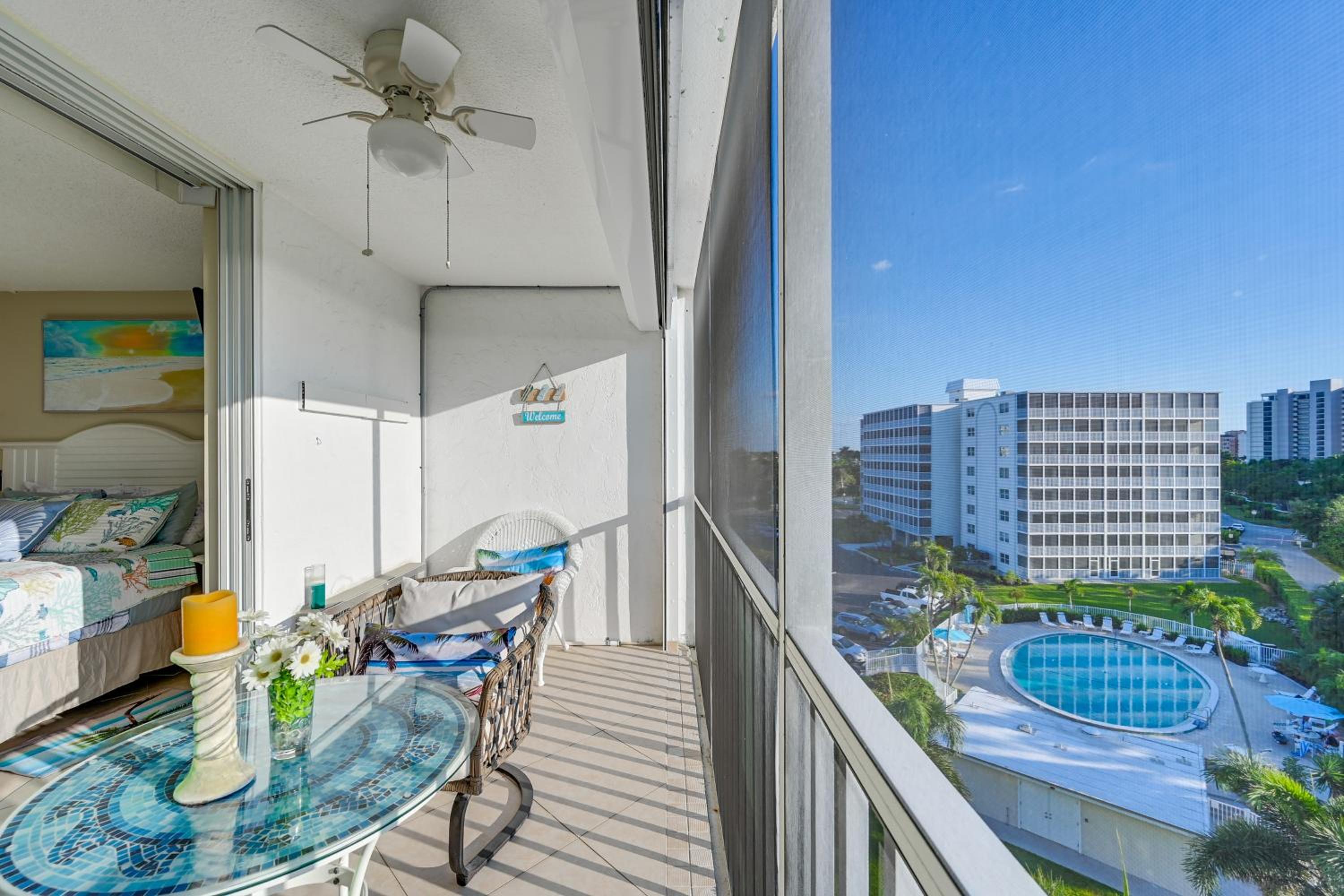 Oceanfront Studio with Gulf and Sunset Views From Bed!