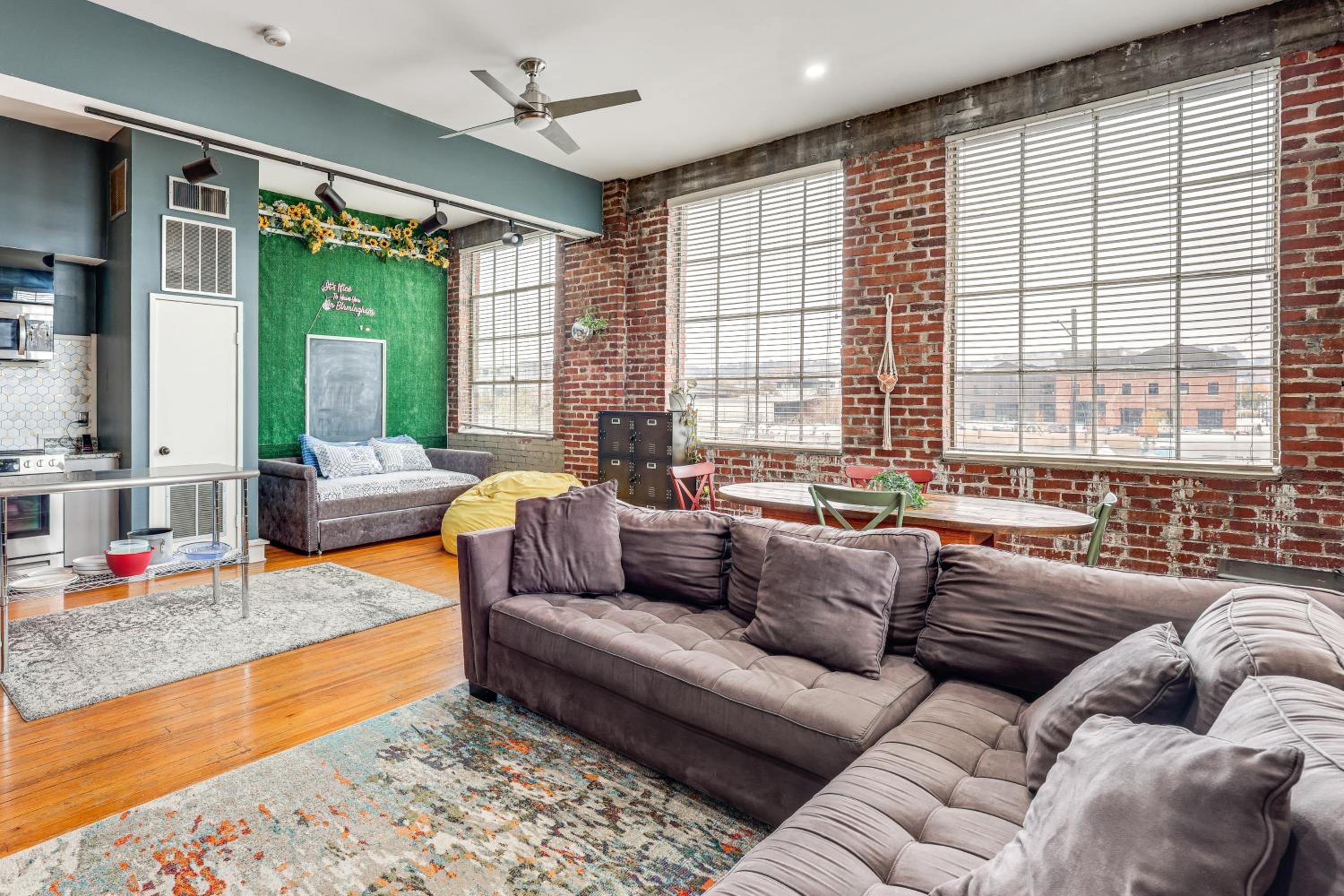 1 Mi to UAB Campus Stylish Central City Loft!