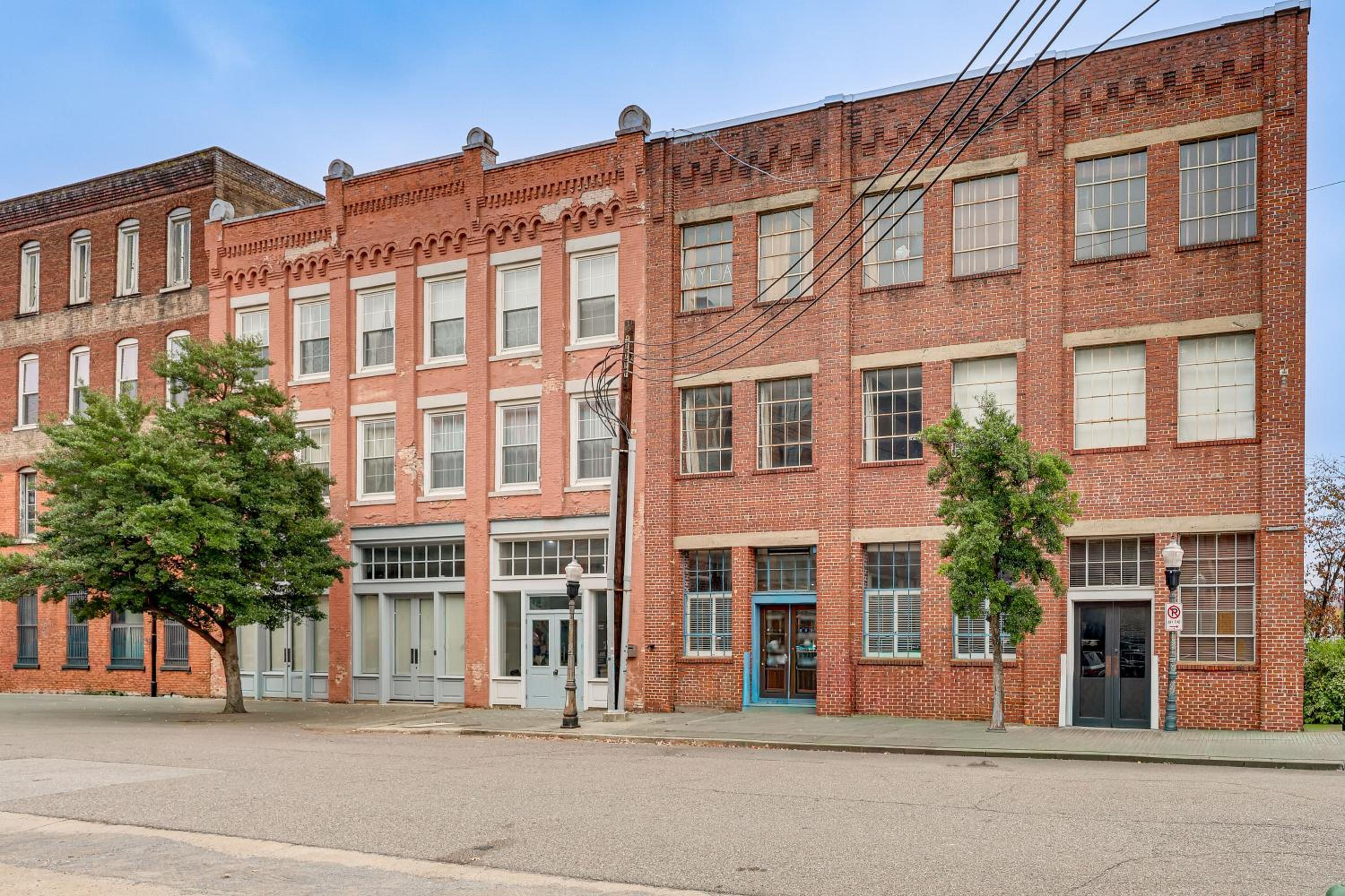 1 Mi to UAB Campus Stylish Central City Loft!