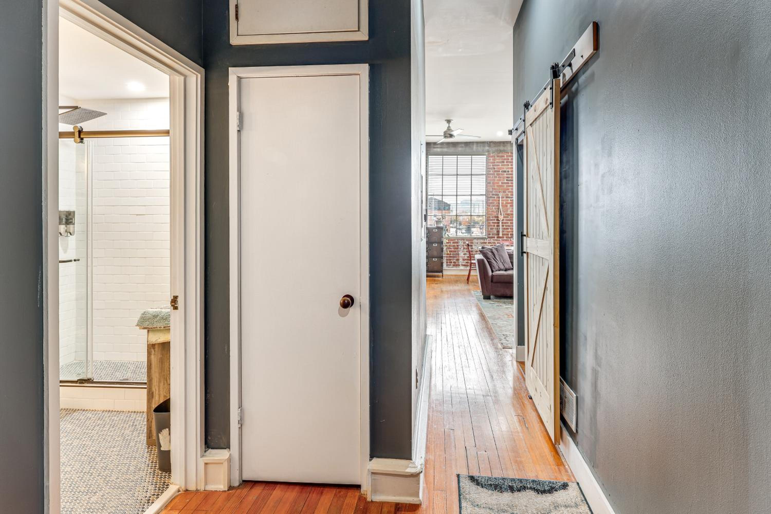 1 Mi to UAB Campus Stylish Central City Loft!