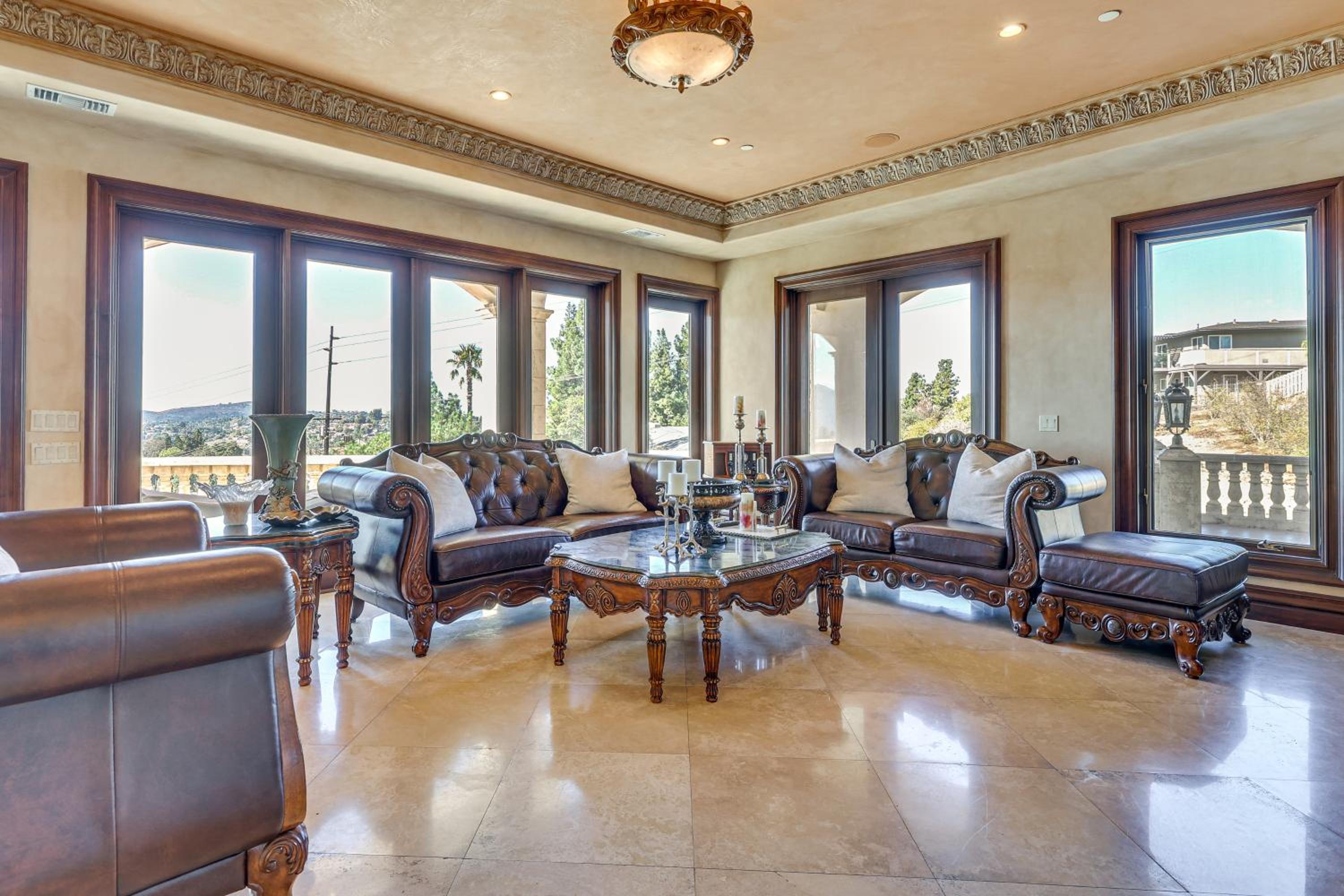 Grand 9,000-Sq-Ft Estate! Luxurious SoCal Getaway