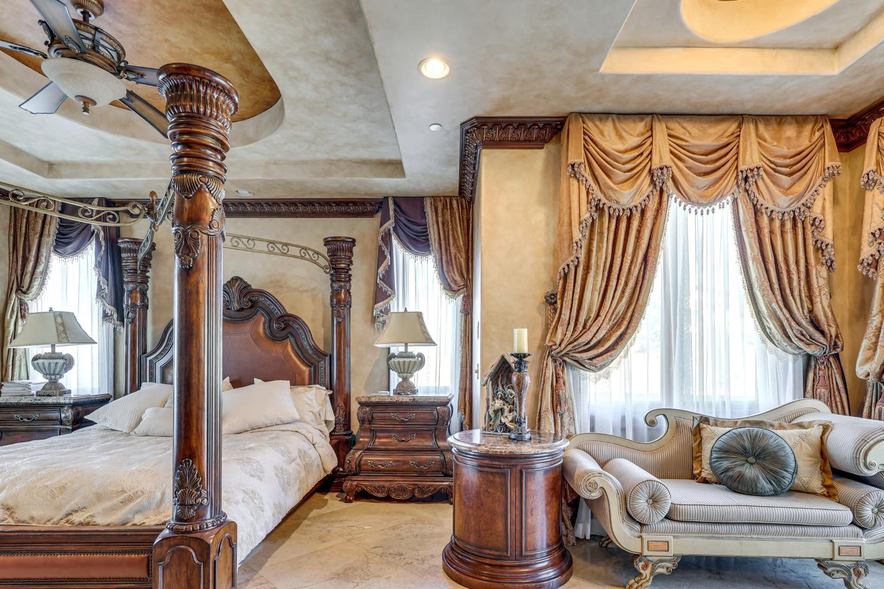 Grand 9,000-Sq-Ft Estate! Luxurious SoCal Getaway