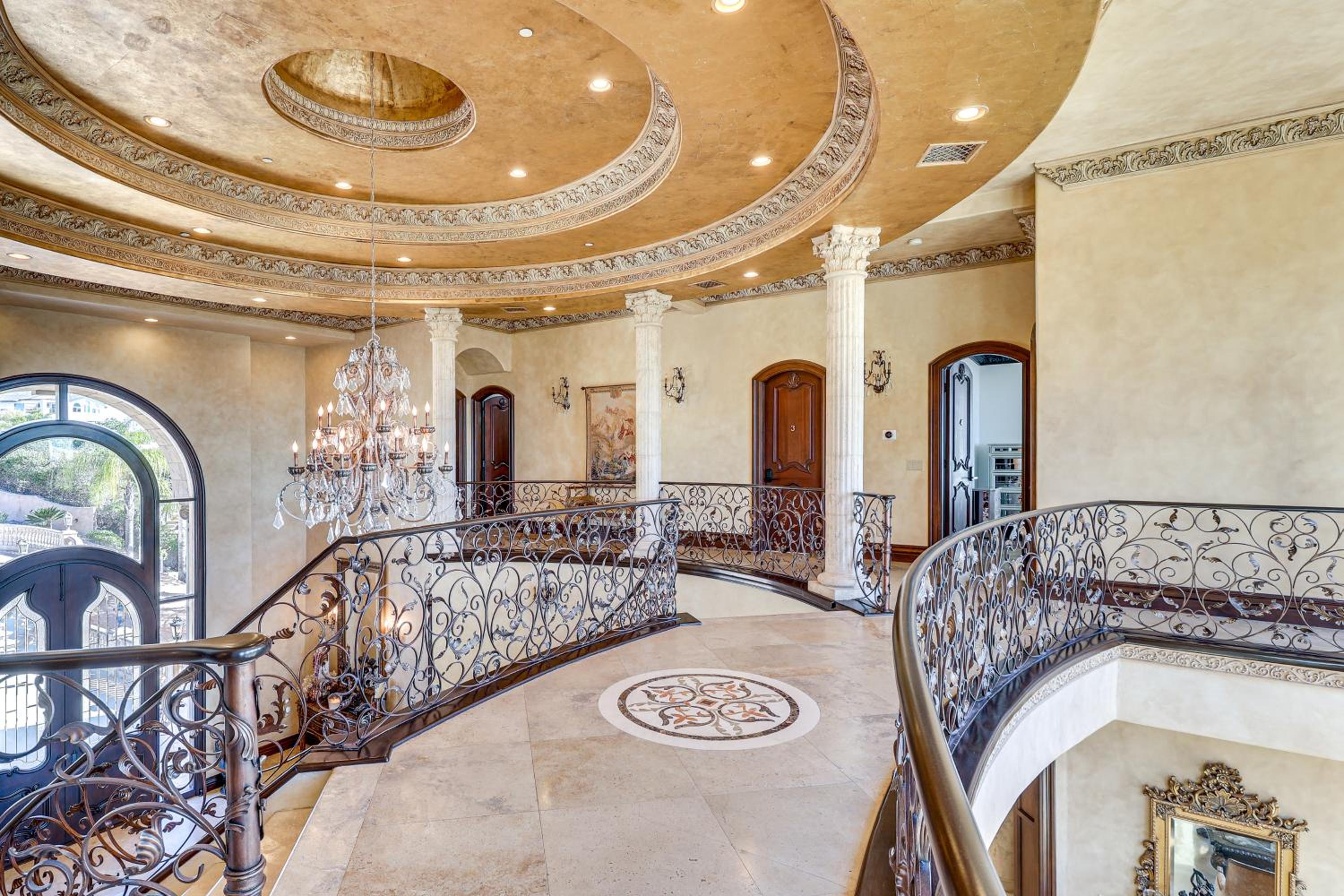 Grand 9,000-Sq-Ft Estate! Luxurious SoCal Getaway
