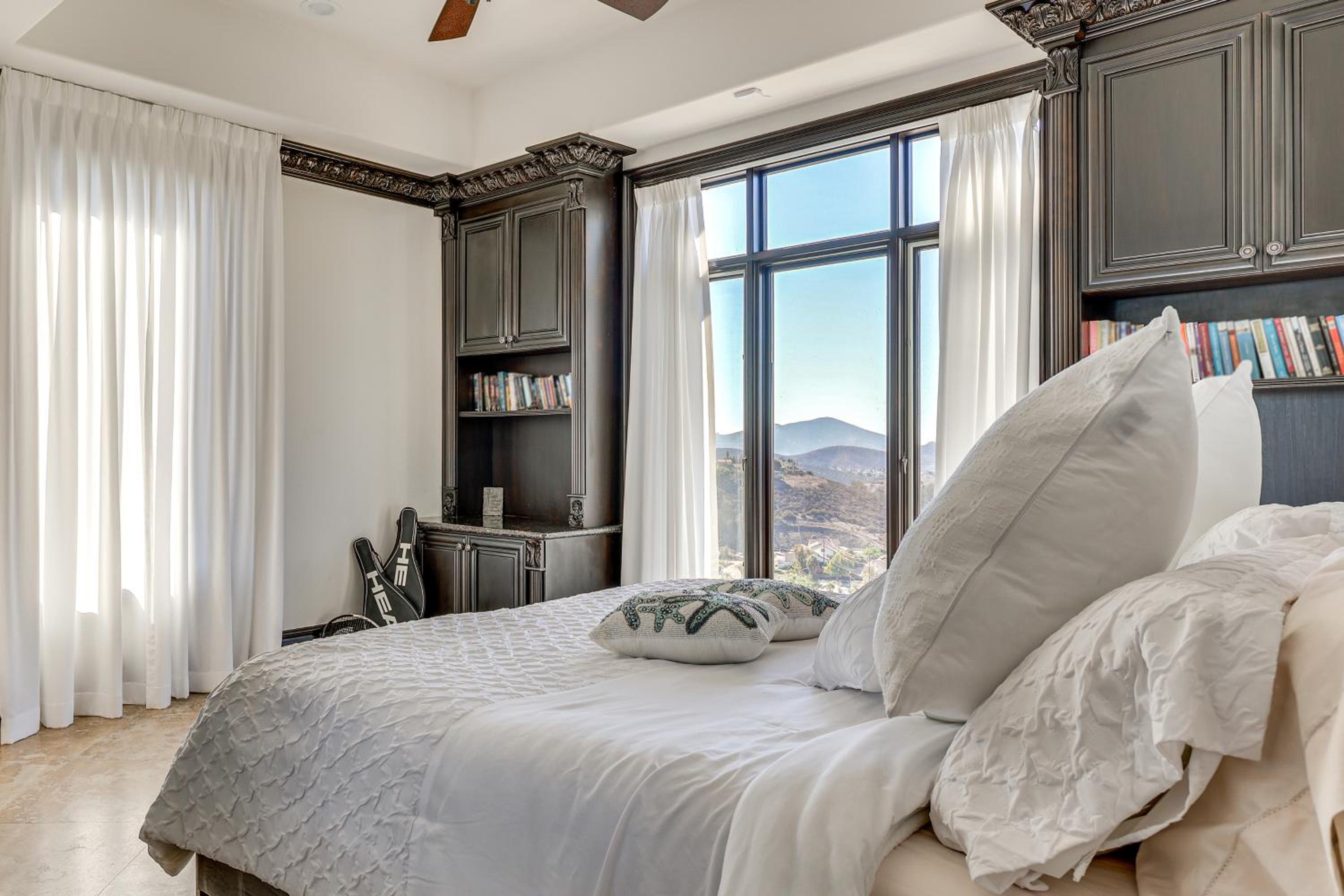 Grand 9,000-Sq-Ft Estate! Luxurious SoCal Getaway