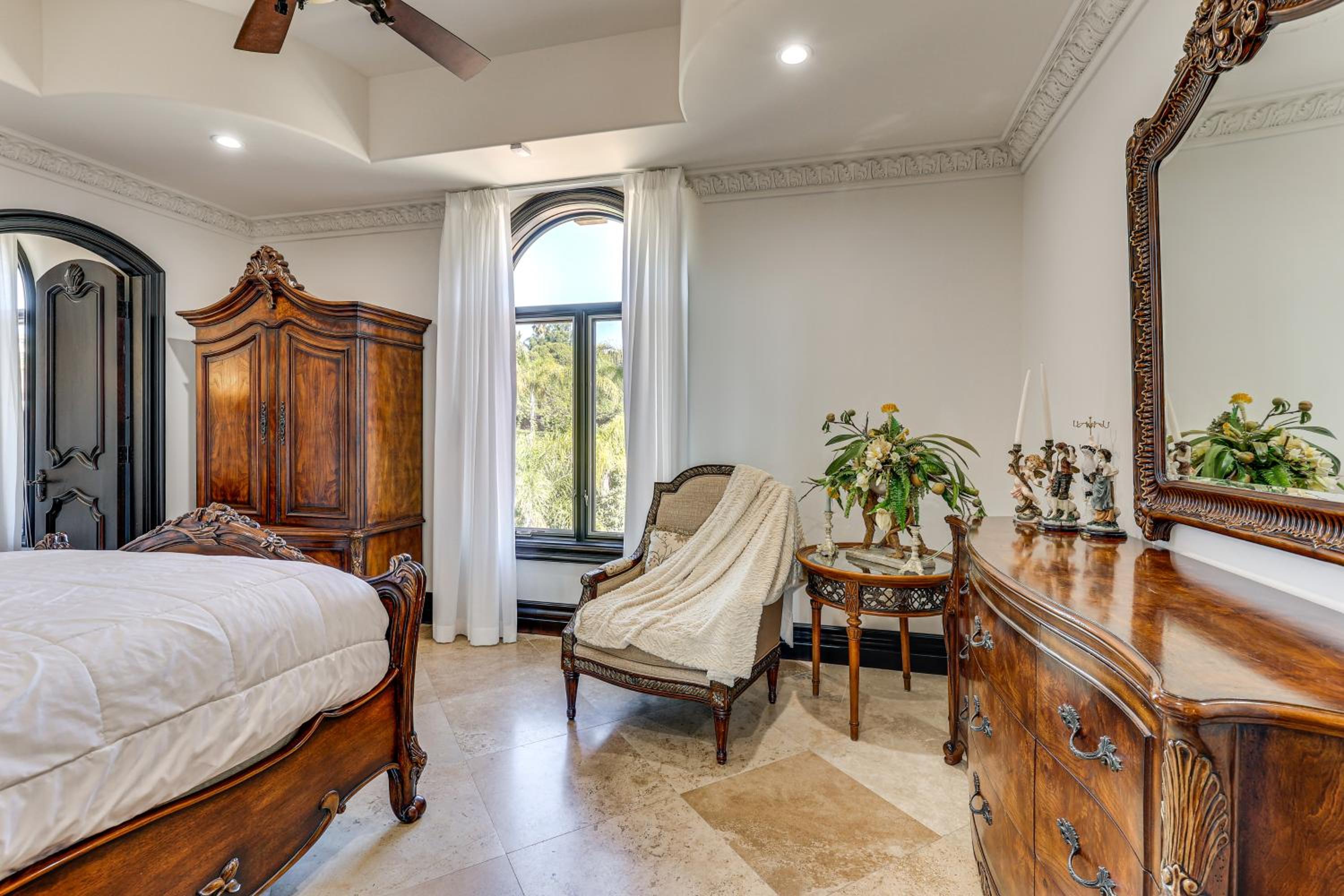 Grand 9,000-Sq-Ft Estate! Luxurious SoCal Getaway