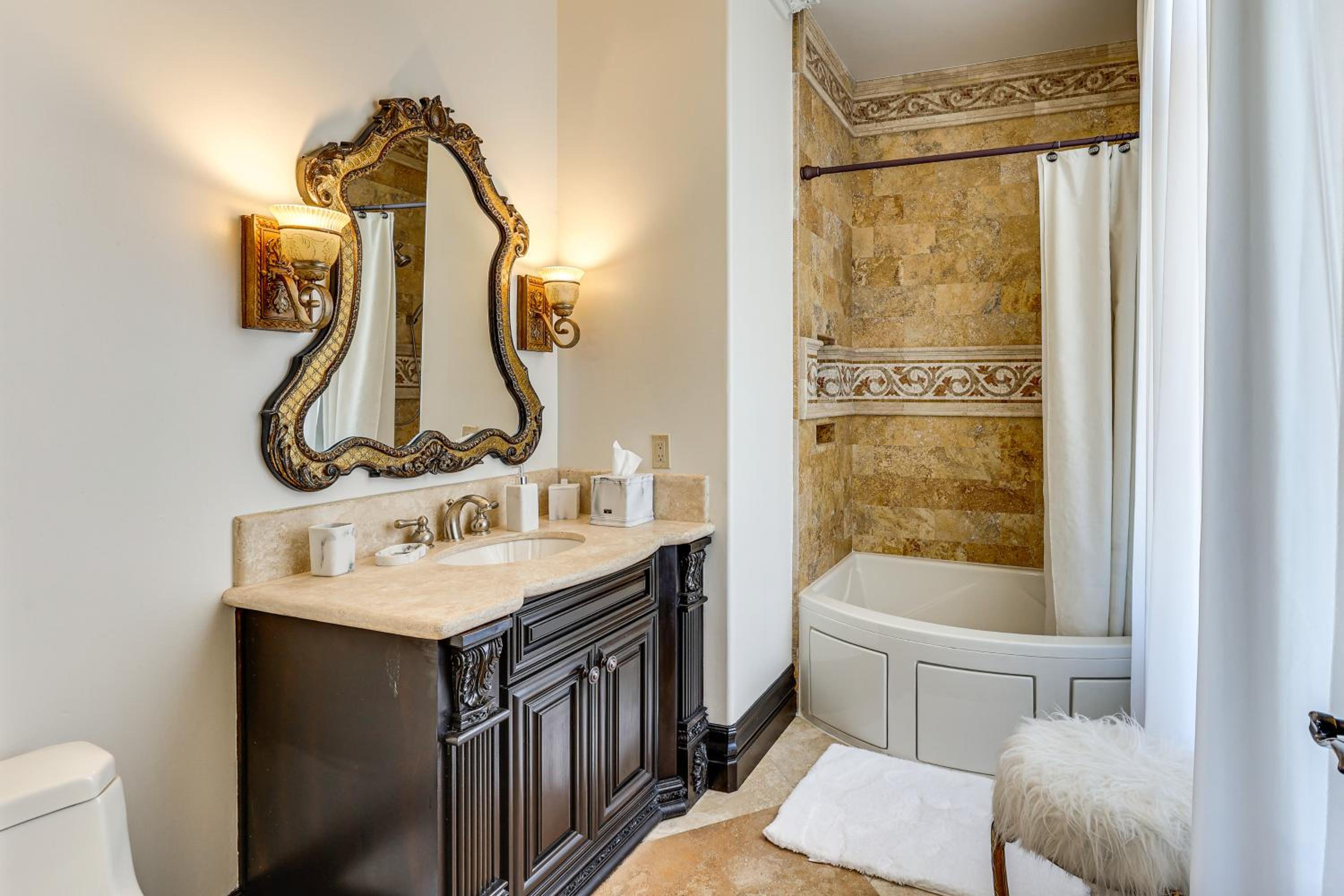 Grand 9,000-Sq-Ft Estate! Luxurious SoCal Getaway