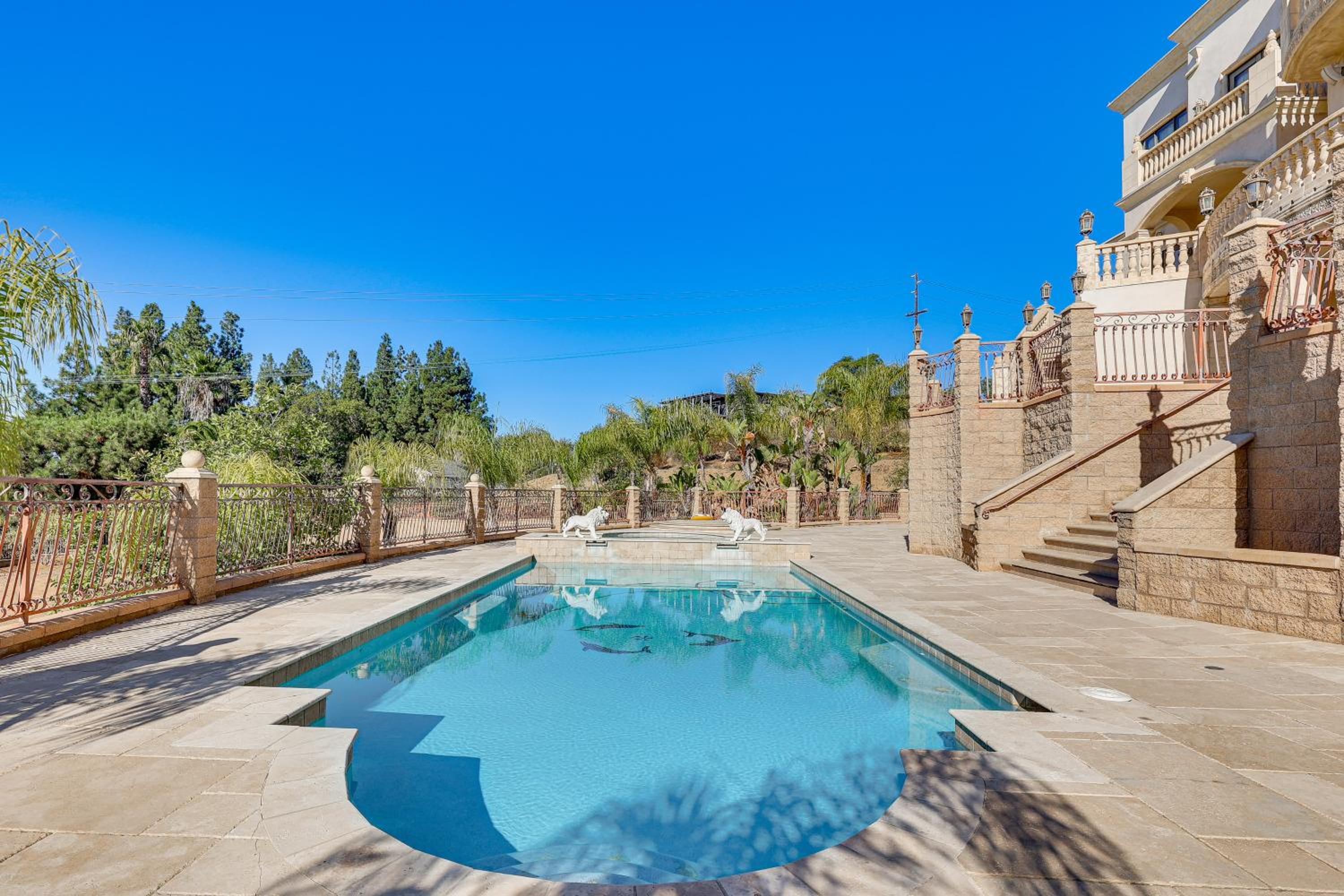 Grand 9,000-Sq-Ft Estate! Luxurious SoCal Getaway