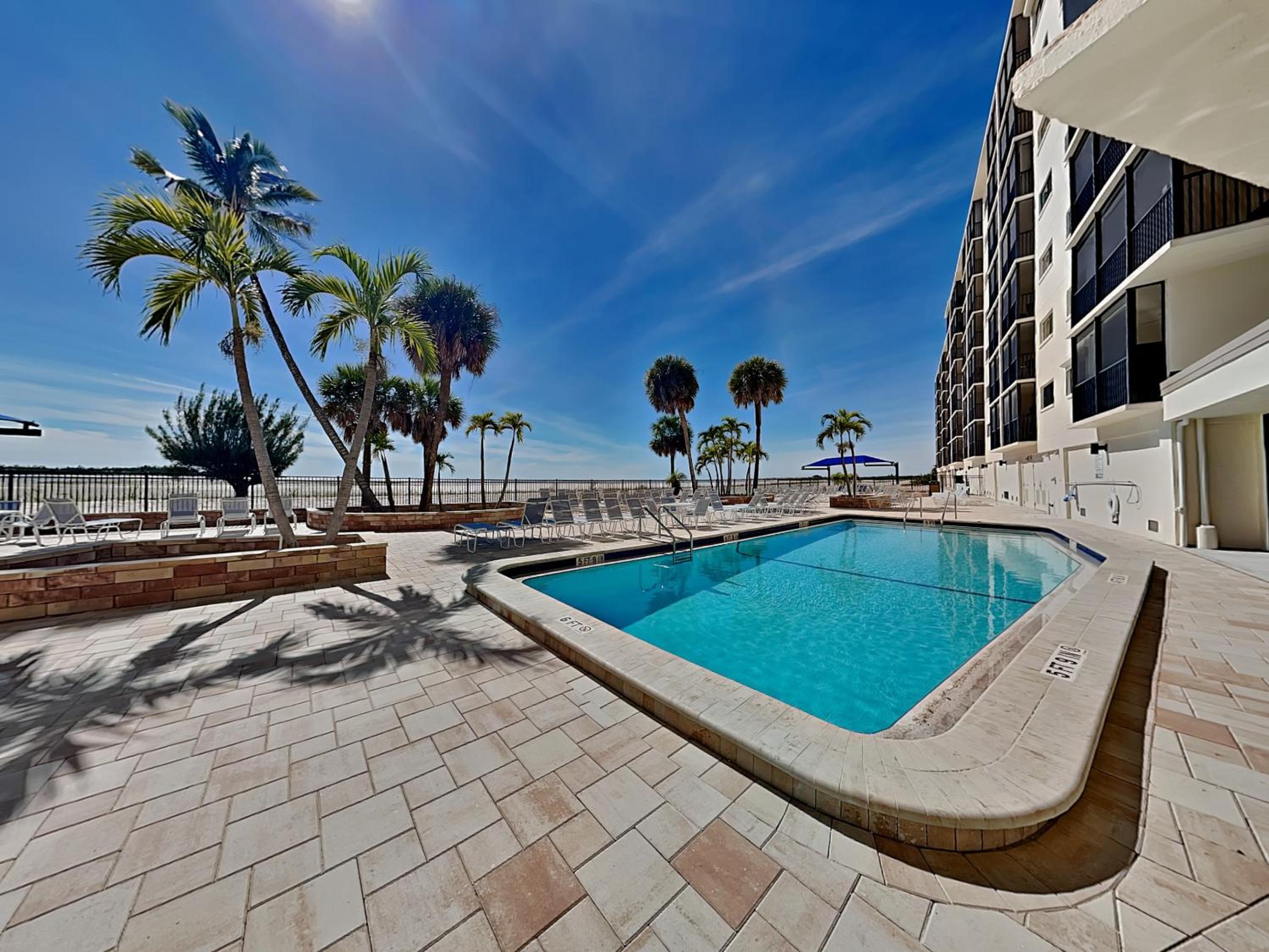 Carlos Pointe 611 view 4